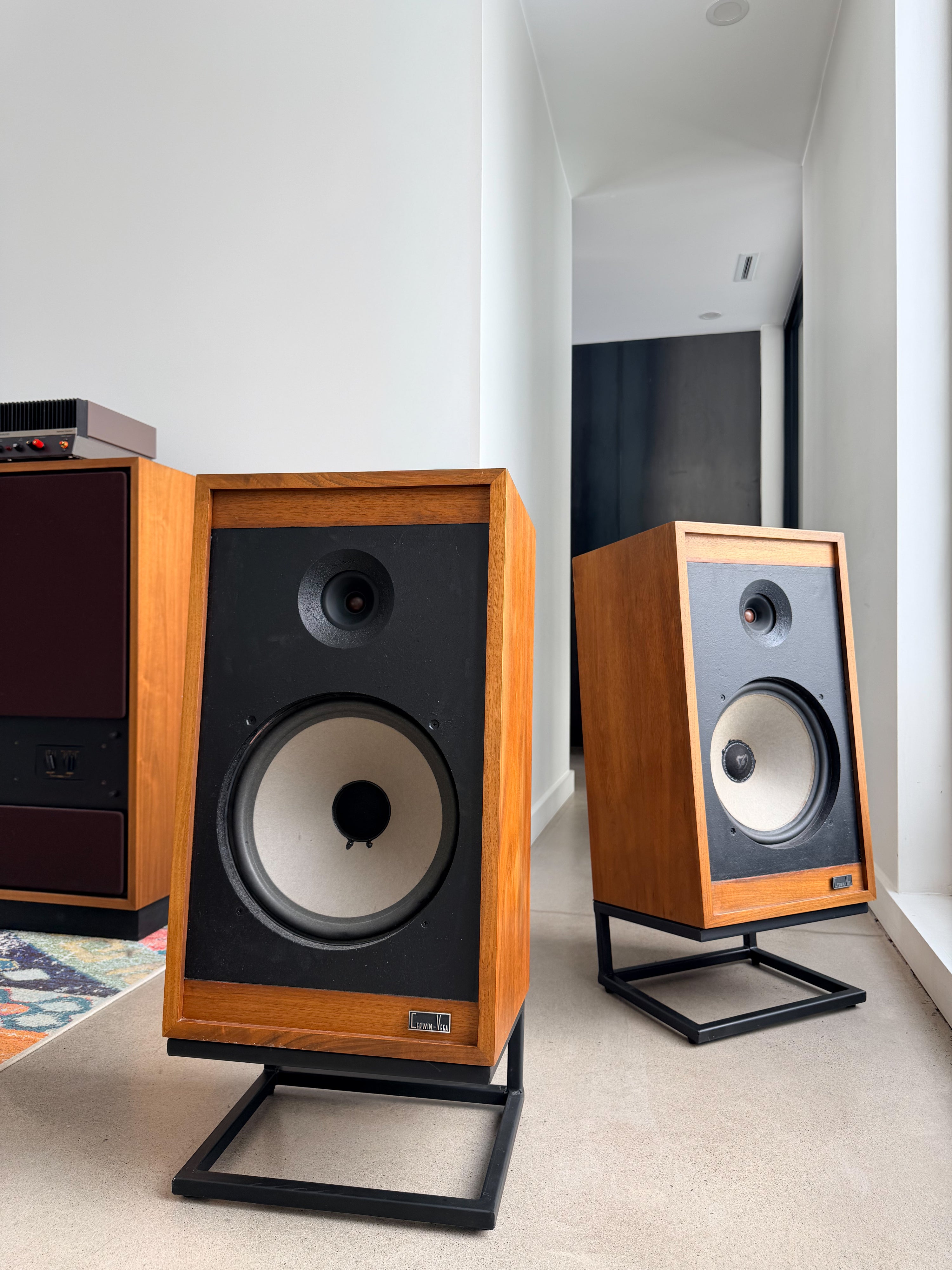 Cerwin Vega R-26 _Floorstanding  speakers