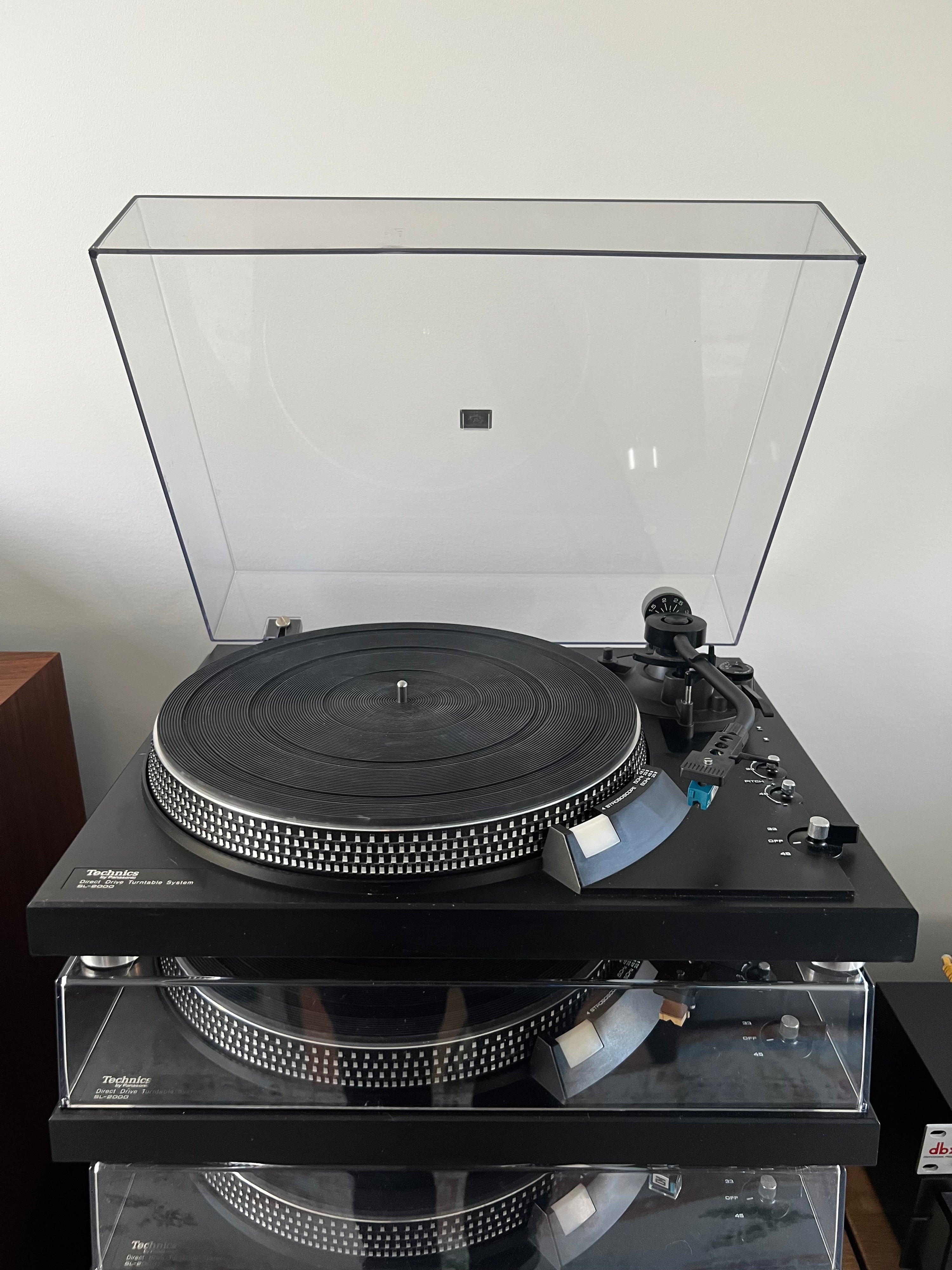 Techinics SL-2000 _Table tournante à entraînement direct