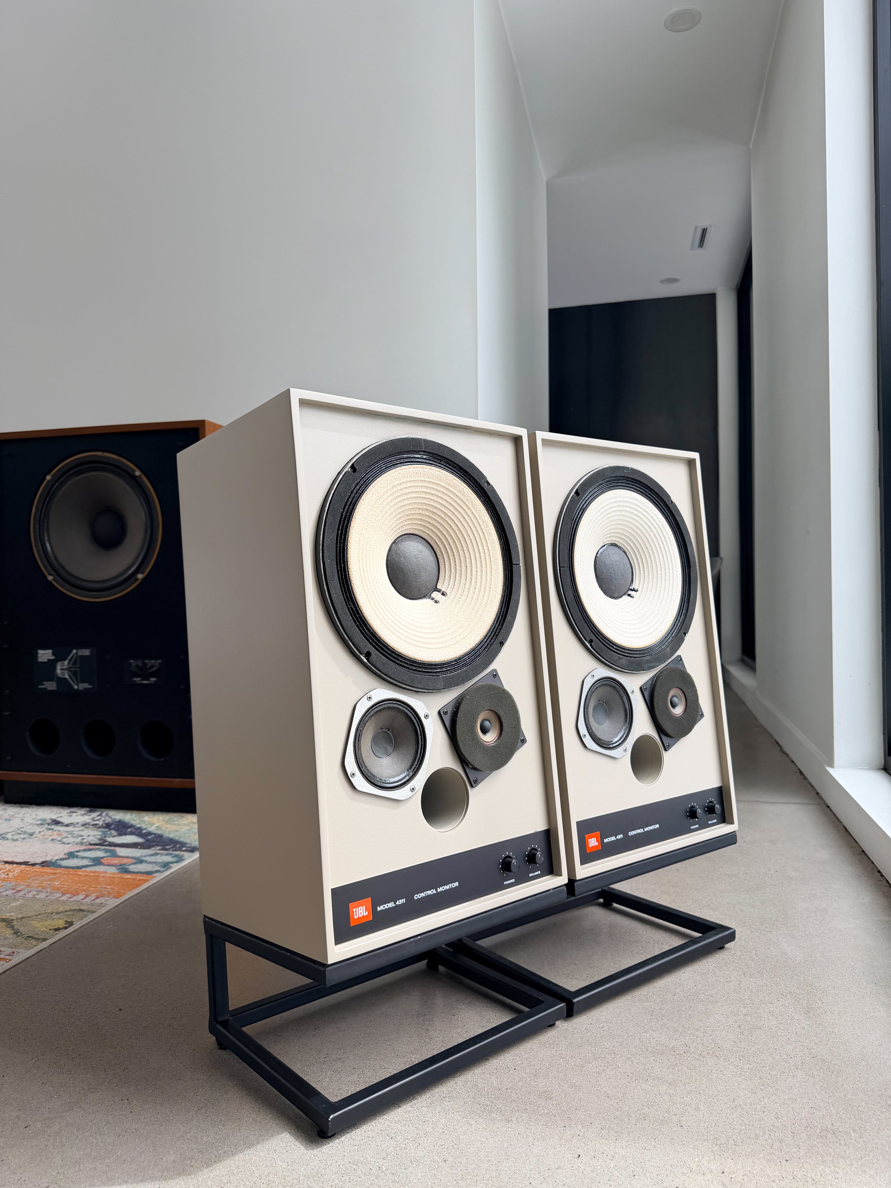 JBL 4311 _Floorstanding speakers