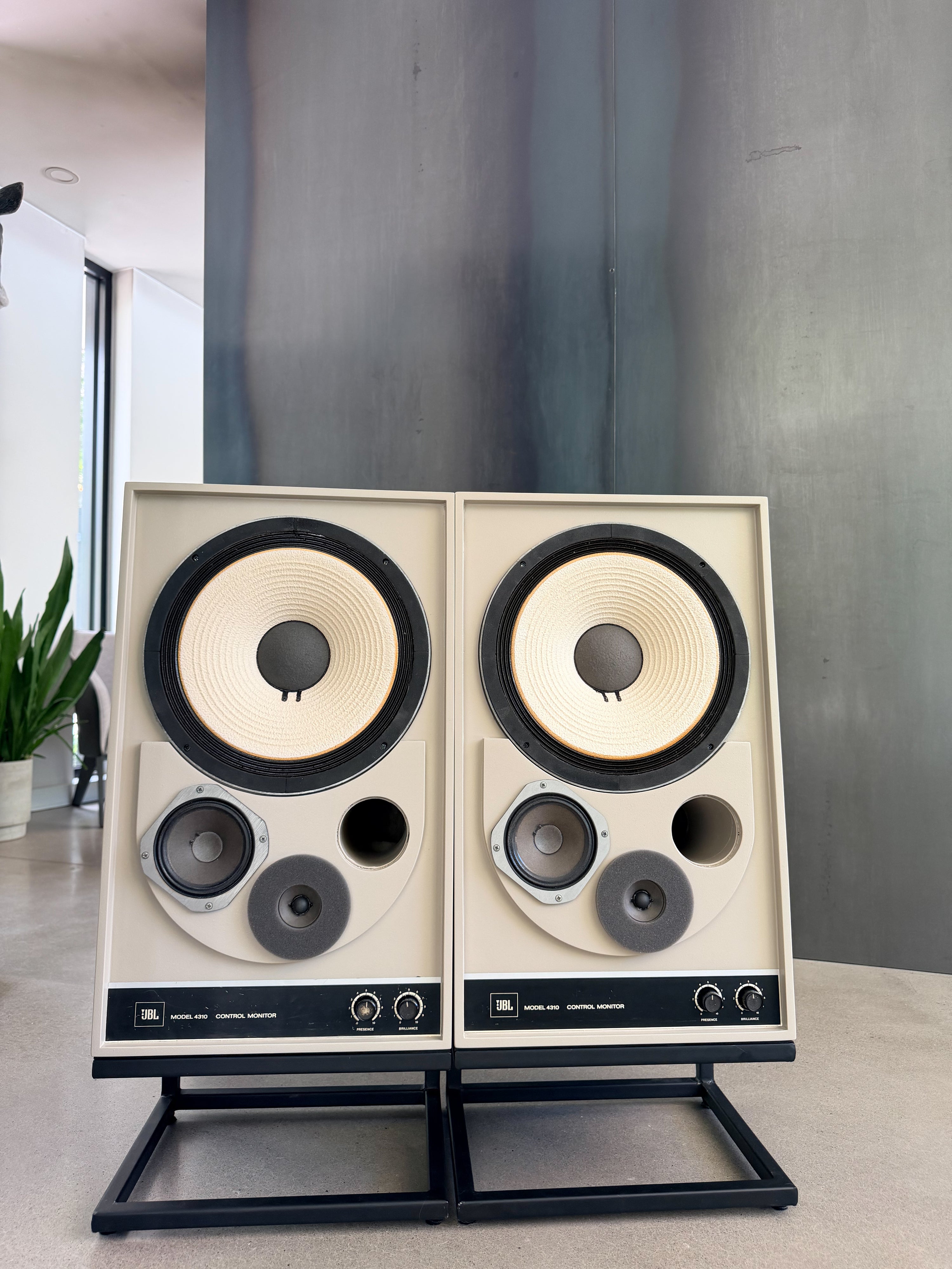 JBL 4310 _Floorstanding speakers