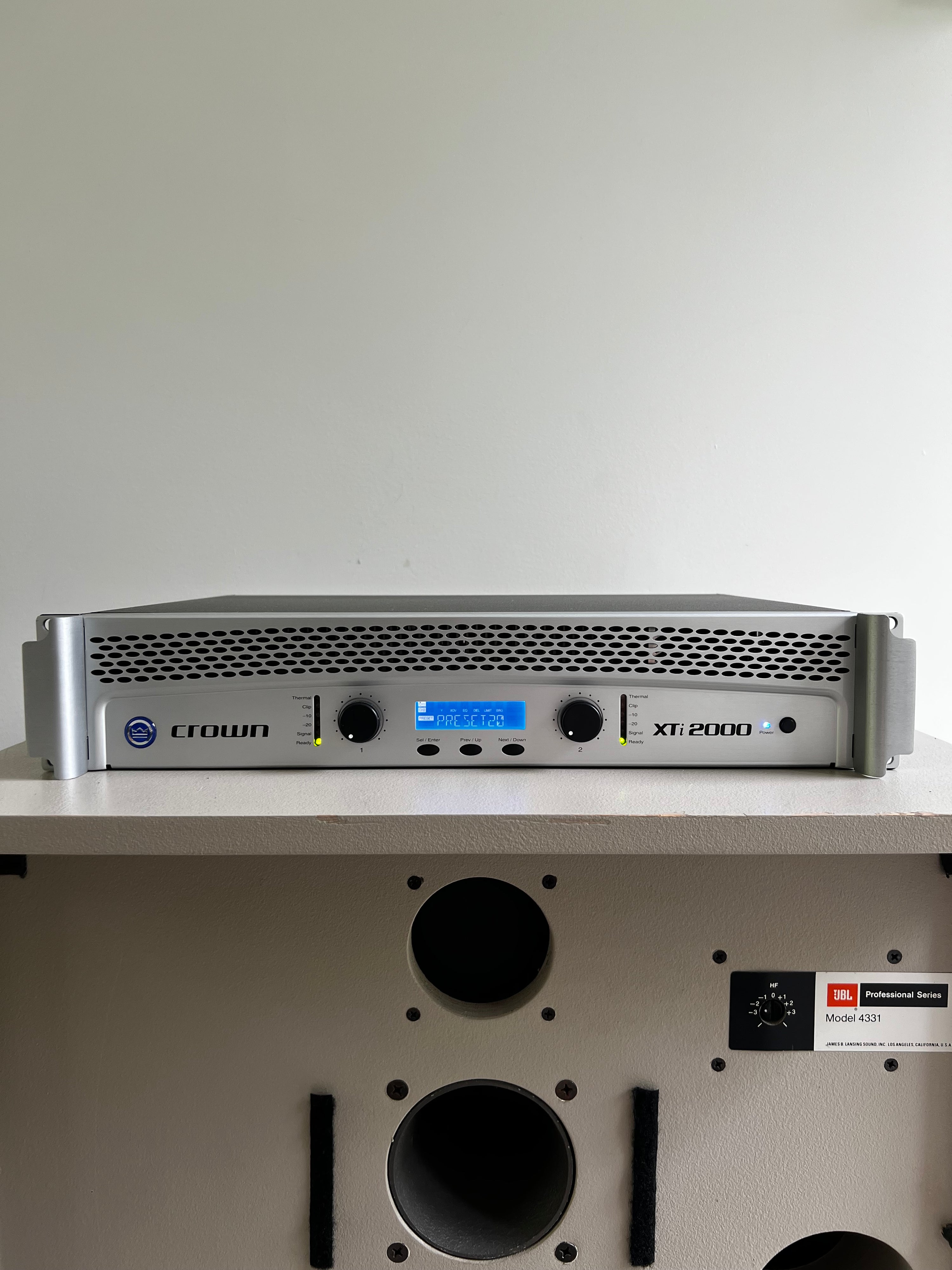 Crown Xti-2000 _Amplificateur de puissance