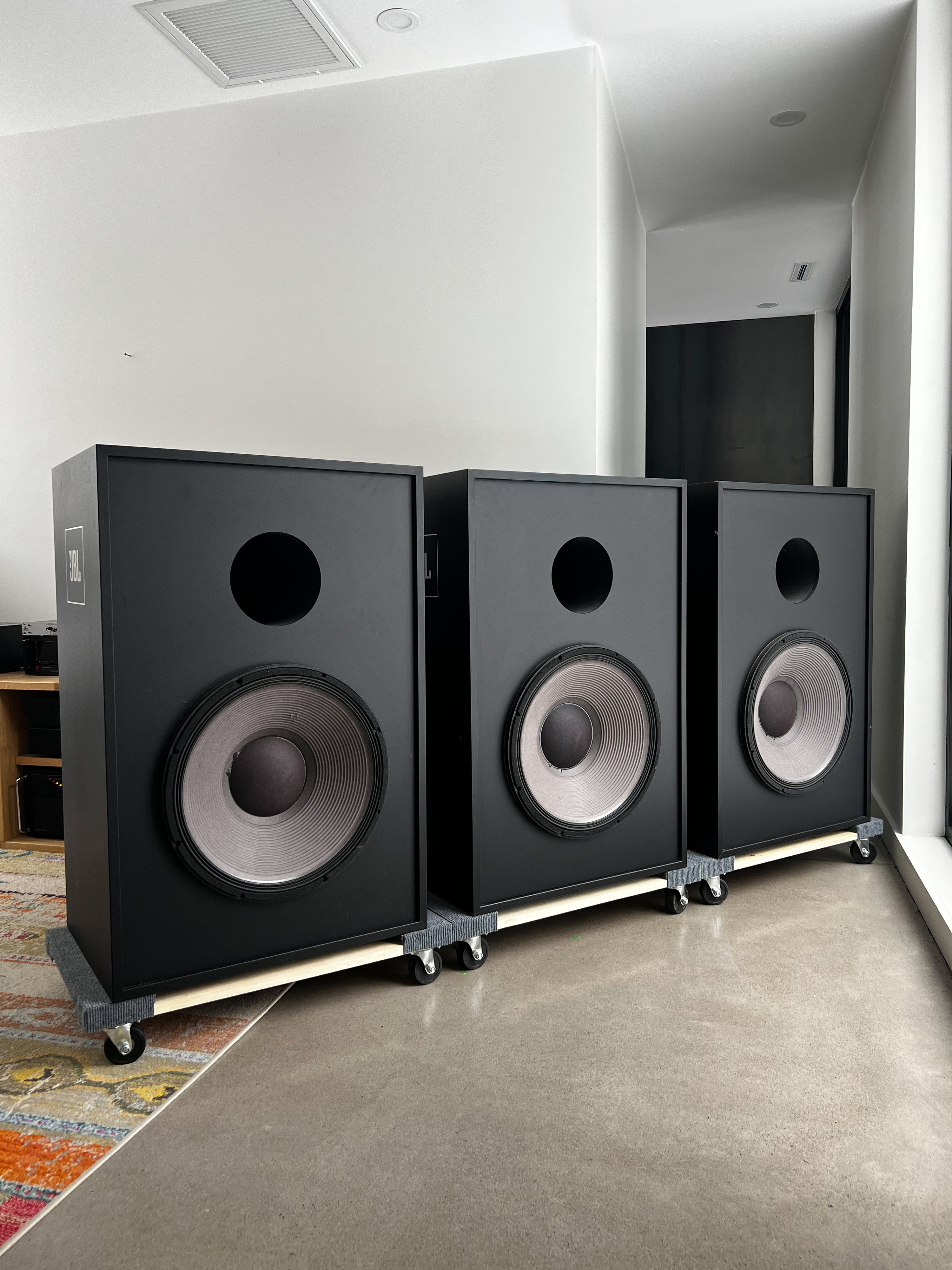 JBL 4641 (woofer 2241) _Caisson de basses 18’’ professionnel