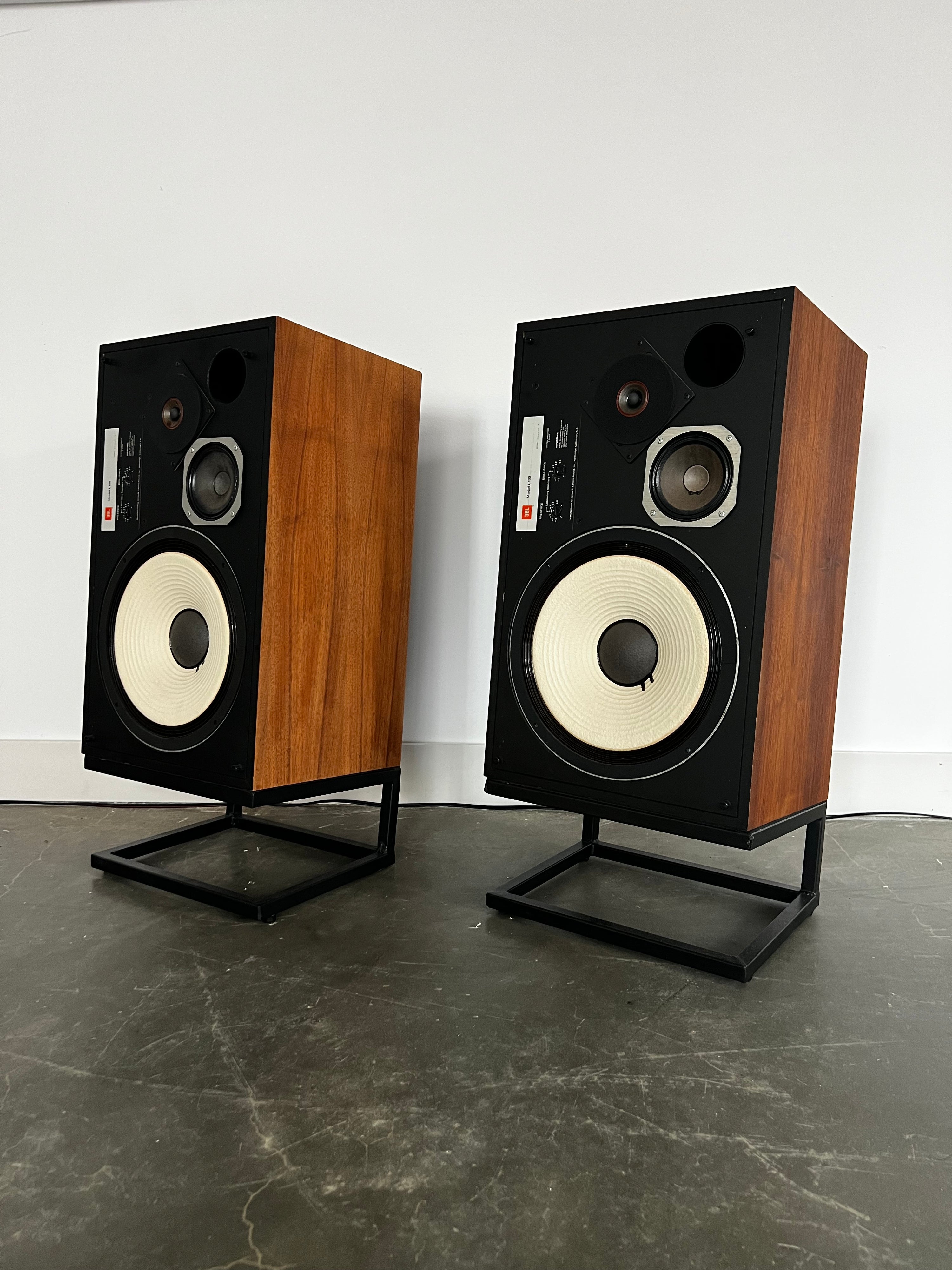 JBL L100 _Haut-Parleurs de plancher (grilles noires)