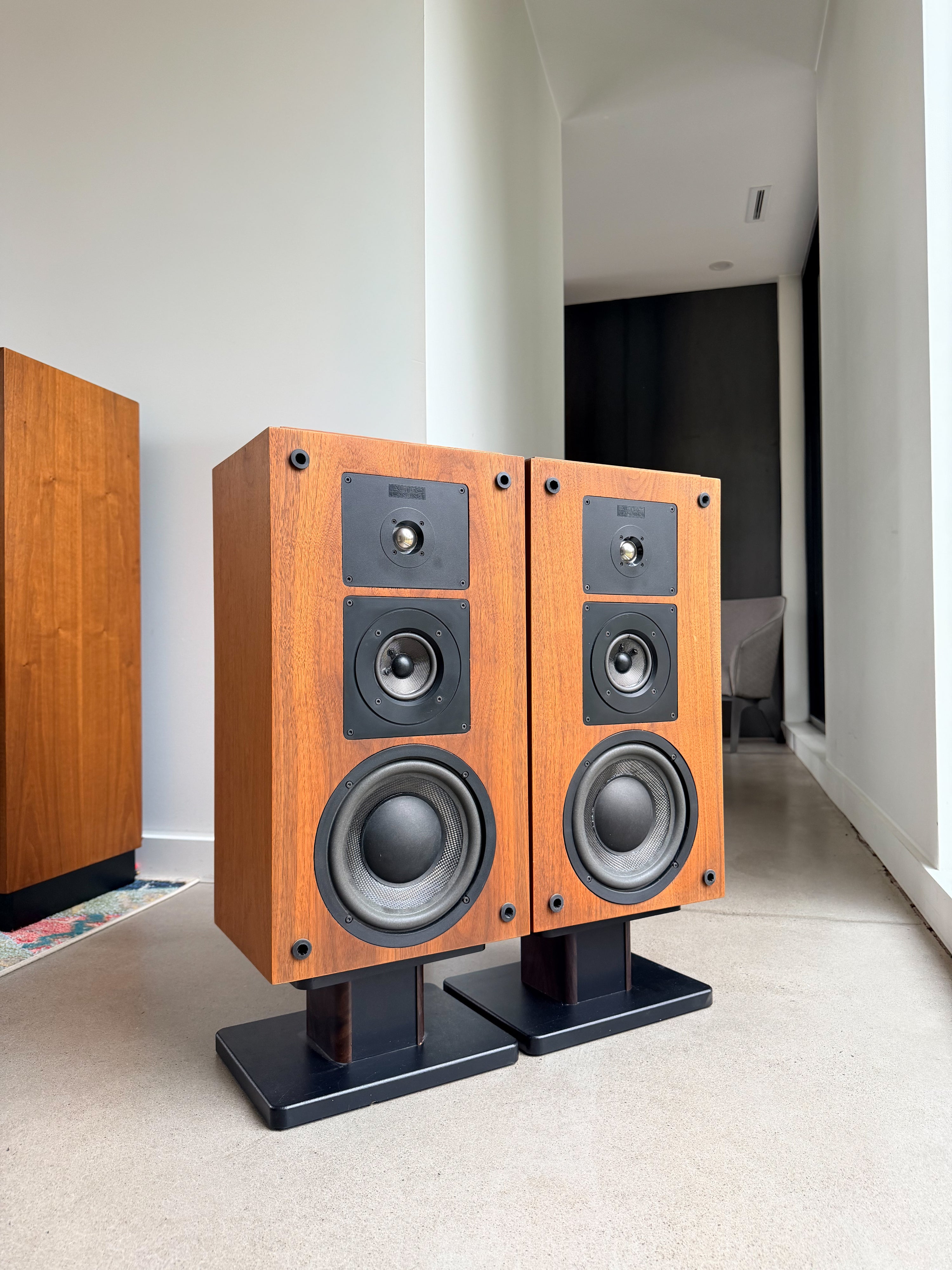 Altec 205 _Floorstanding Speakers