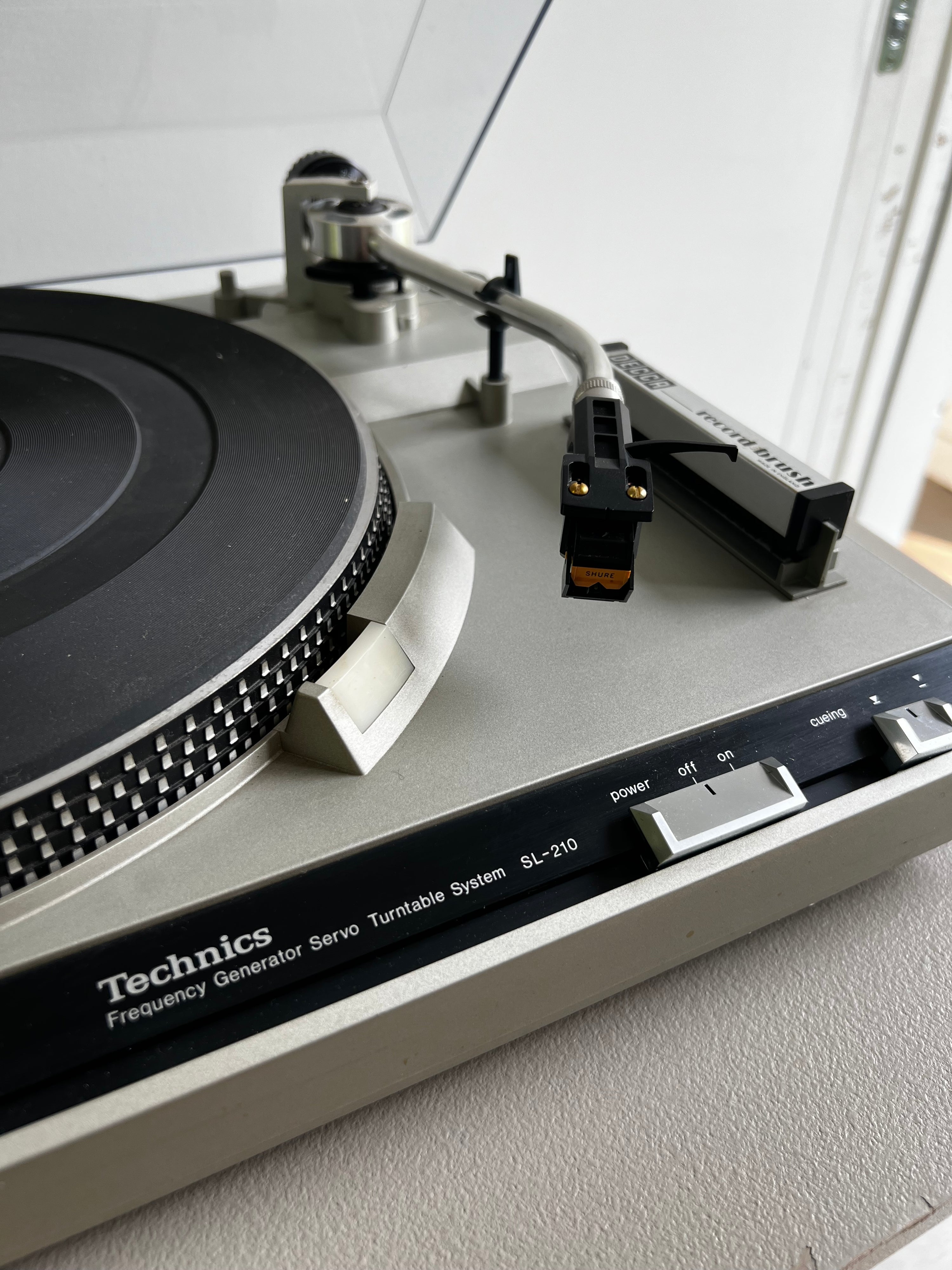 Techinics SL-210 _Table tournante à courroie