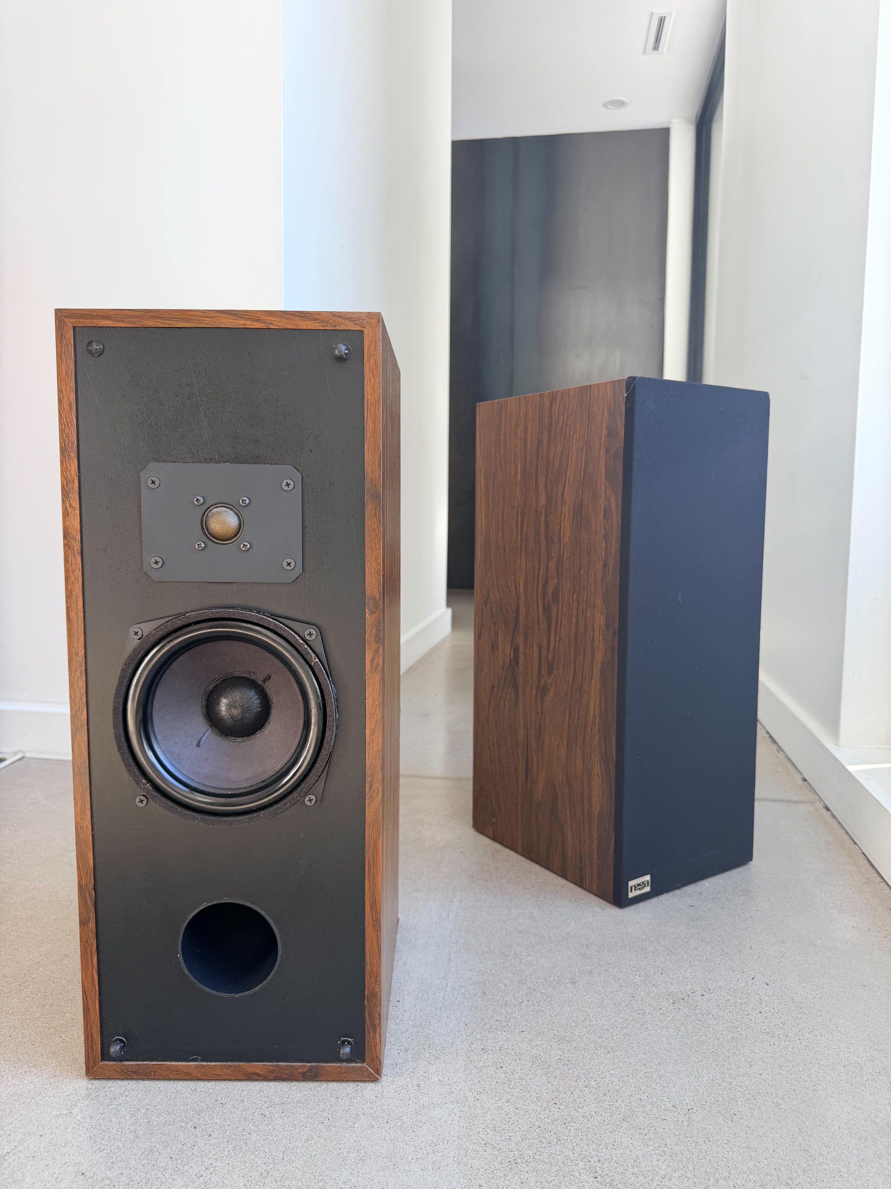 Rega Model 2 _Bookshelf speakers