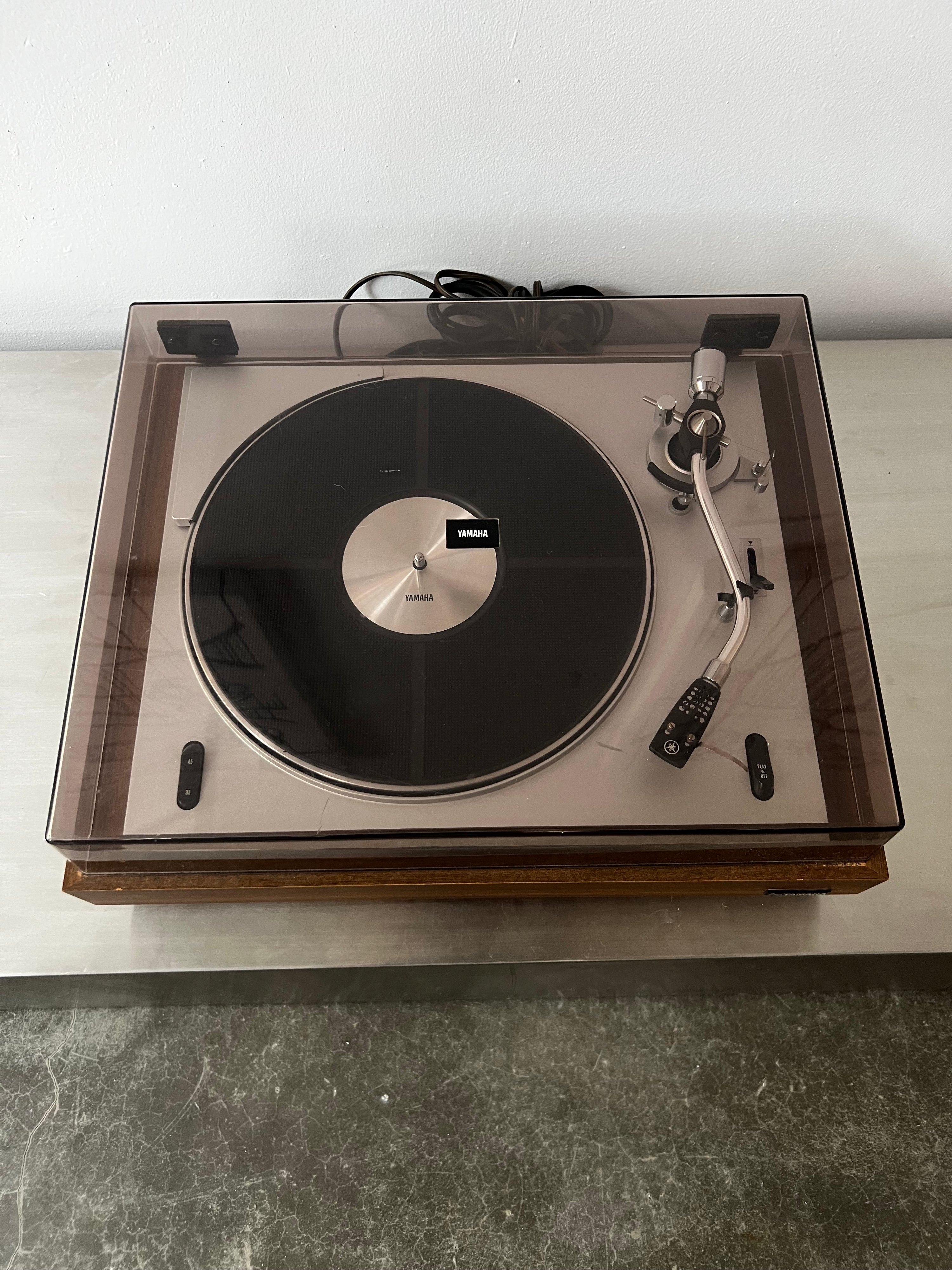 Yamaha YP-701 _Table tournante à courroie