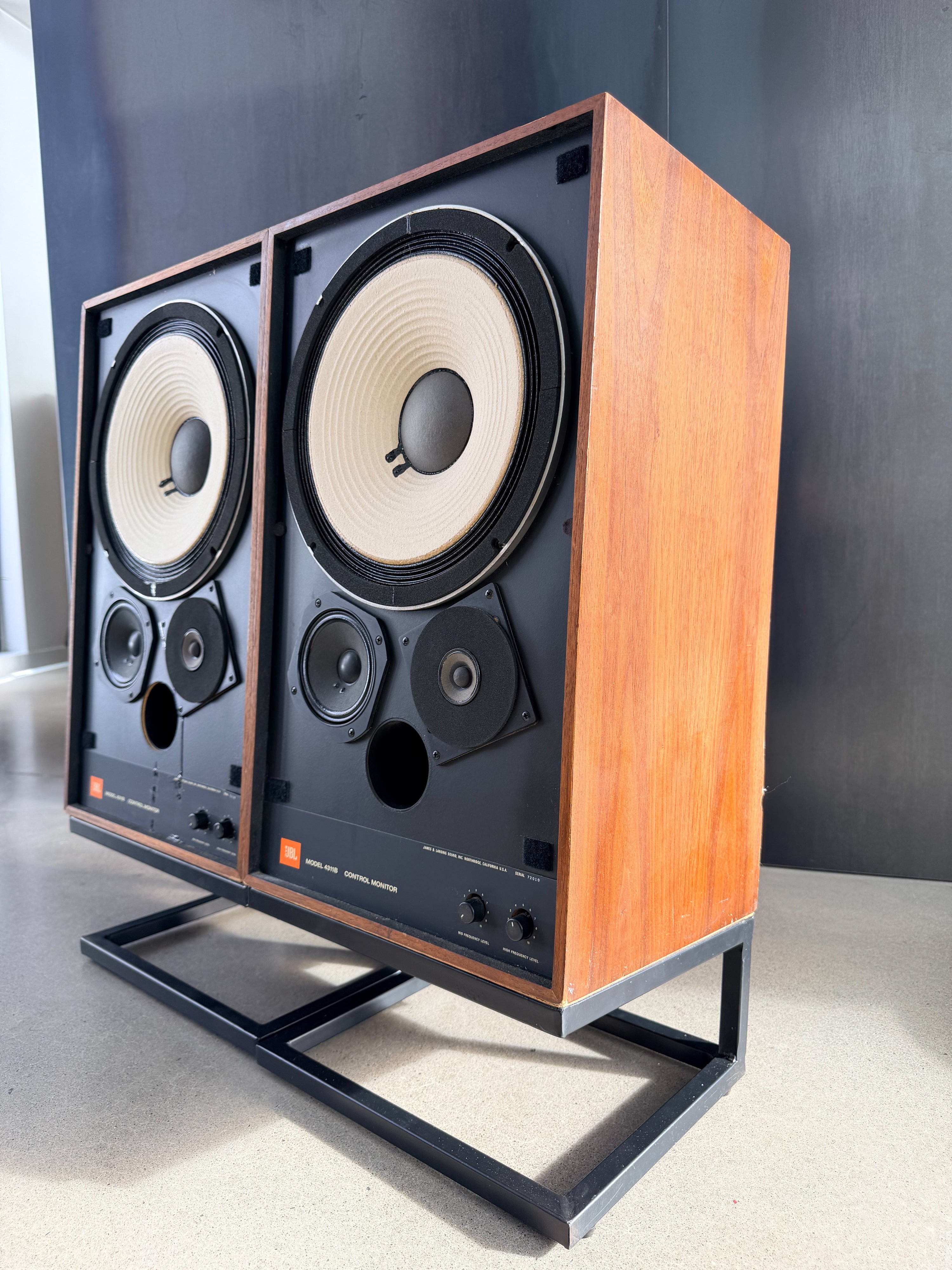 JBL 4311 WX _Floorstanding speakers