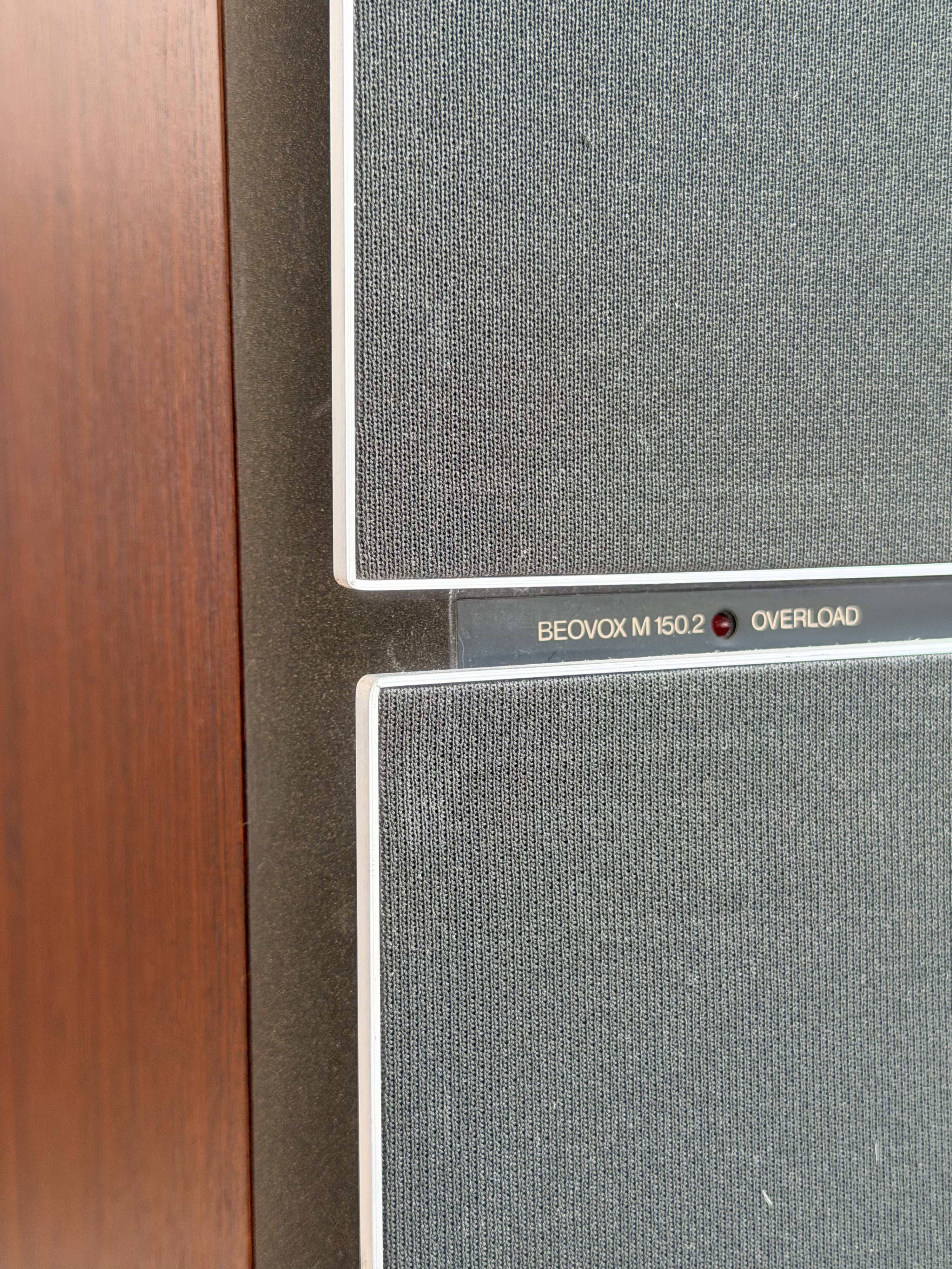 Bang & Olufsen Beovox M150.2 _Floorstanding speakers