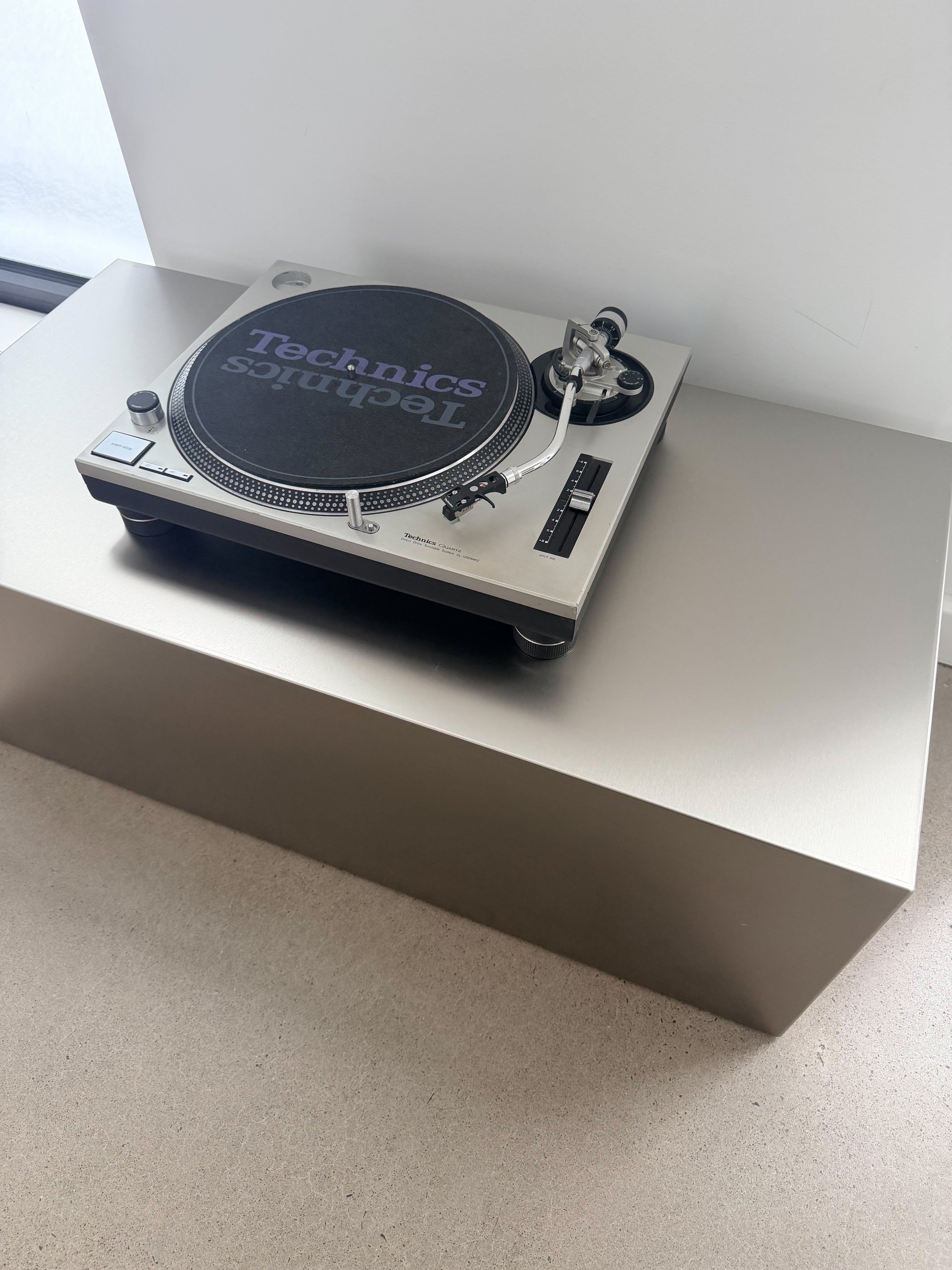 SL-1200 MK2 _Table tournante à entraînement direct