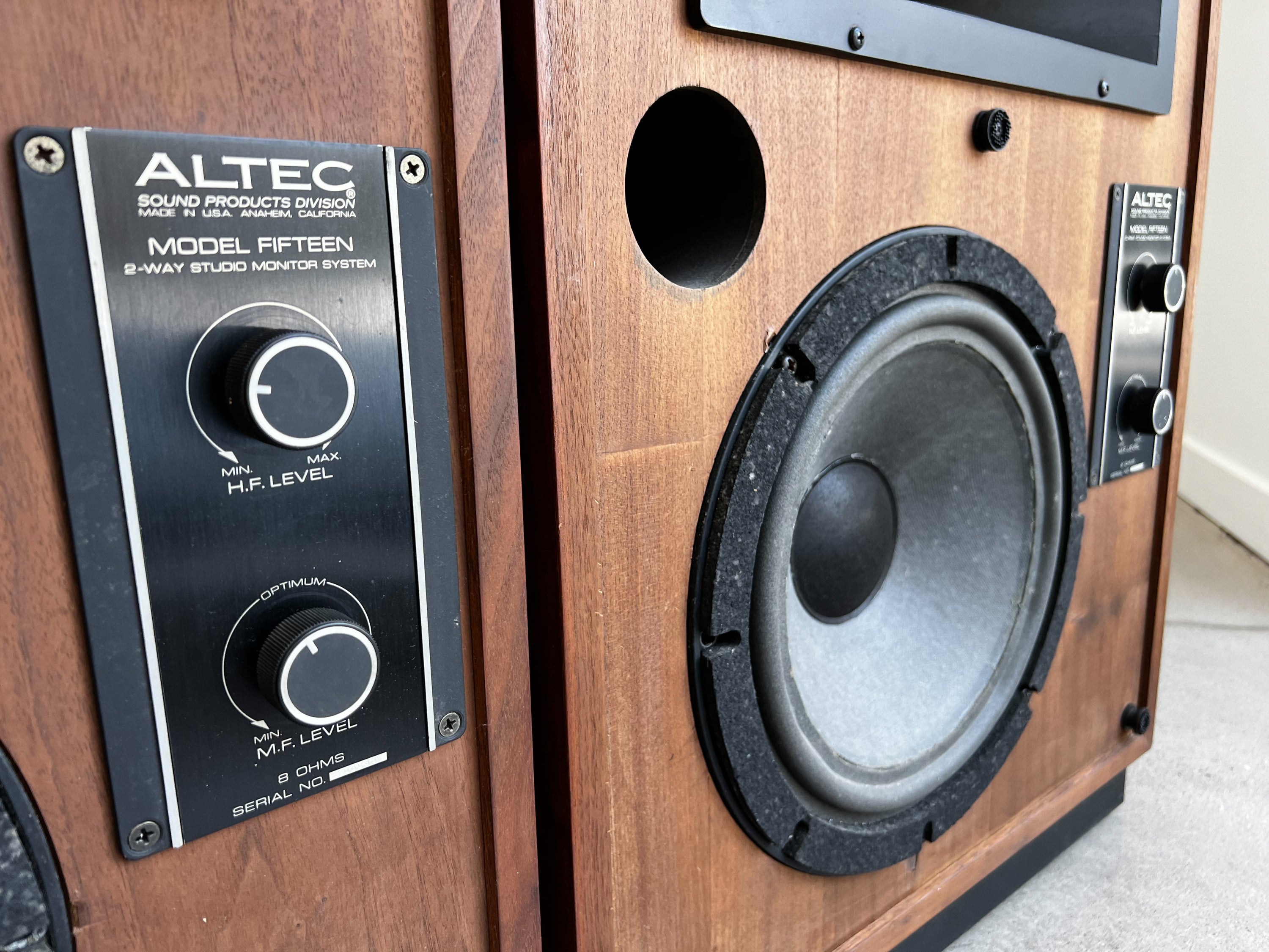 ALTEC Model Fifteen _Floorstanding Speakers