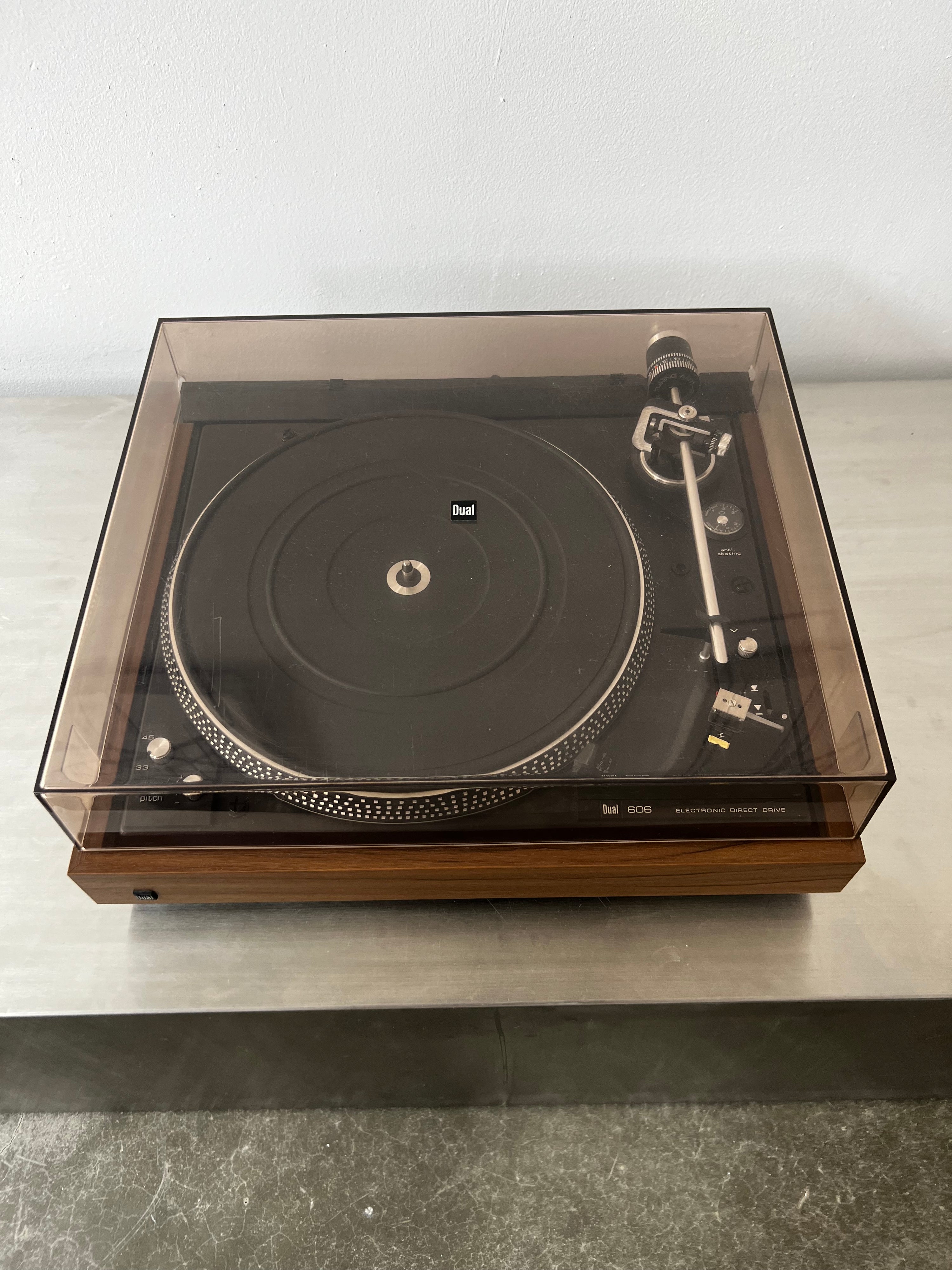 Dual 606 _Table tournante à entraînement direct