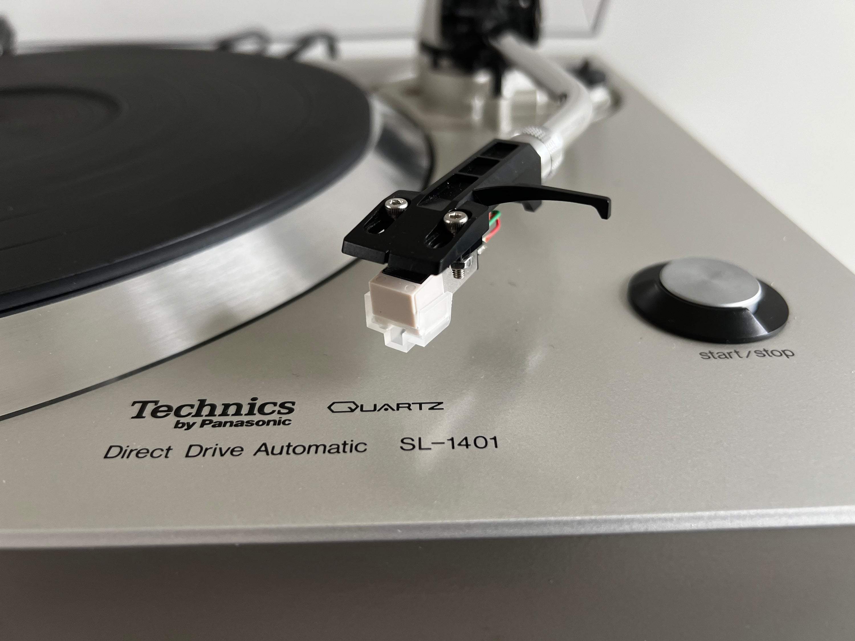 Techinics SL-1401 _Table tournante à entraînement direct