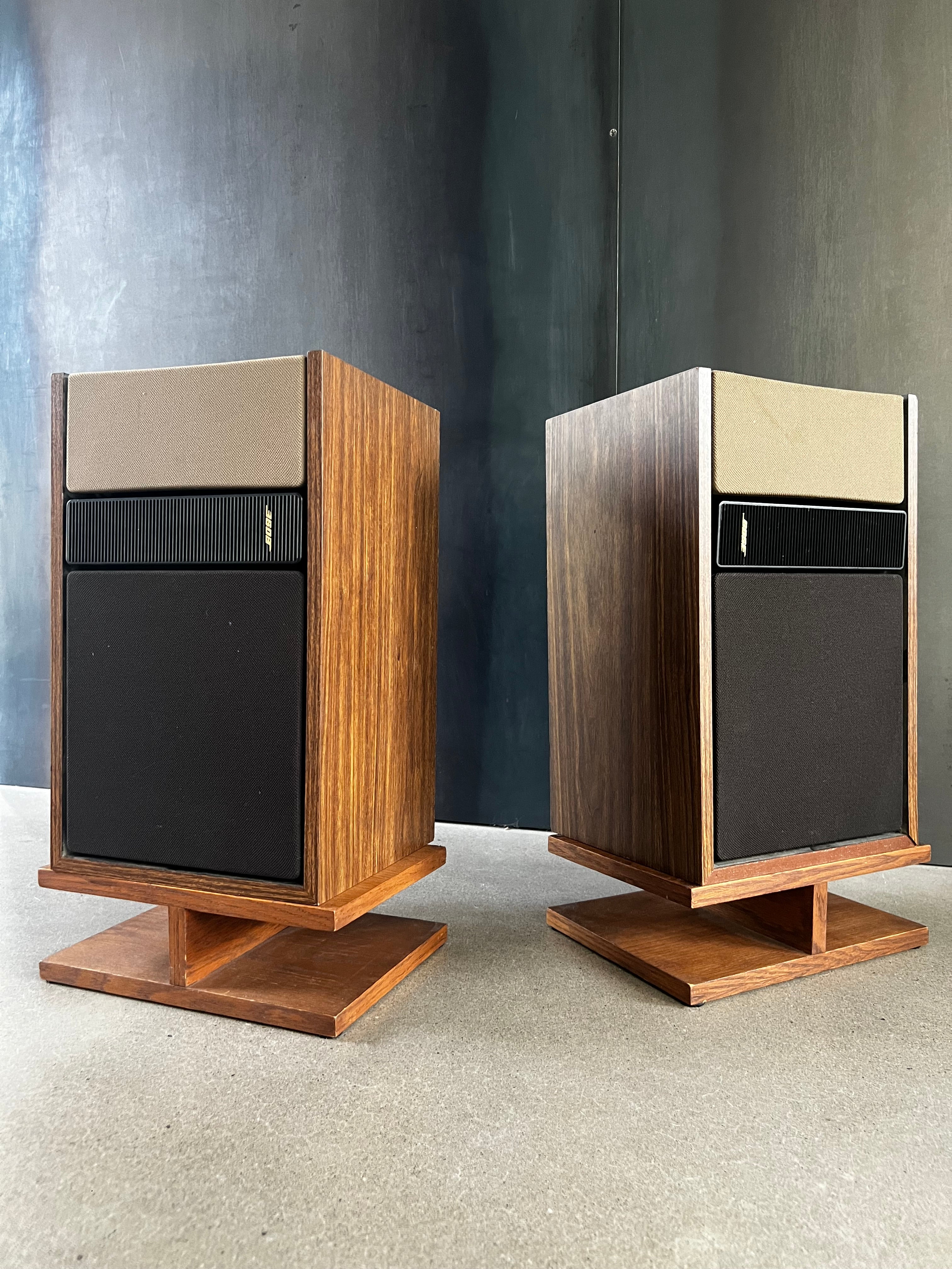 BOSE 301 Ⅱ Bose 301 Series II White Direct Reflecting Bookshelf Speakers