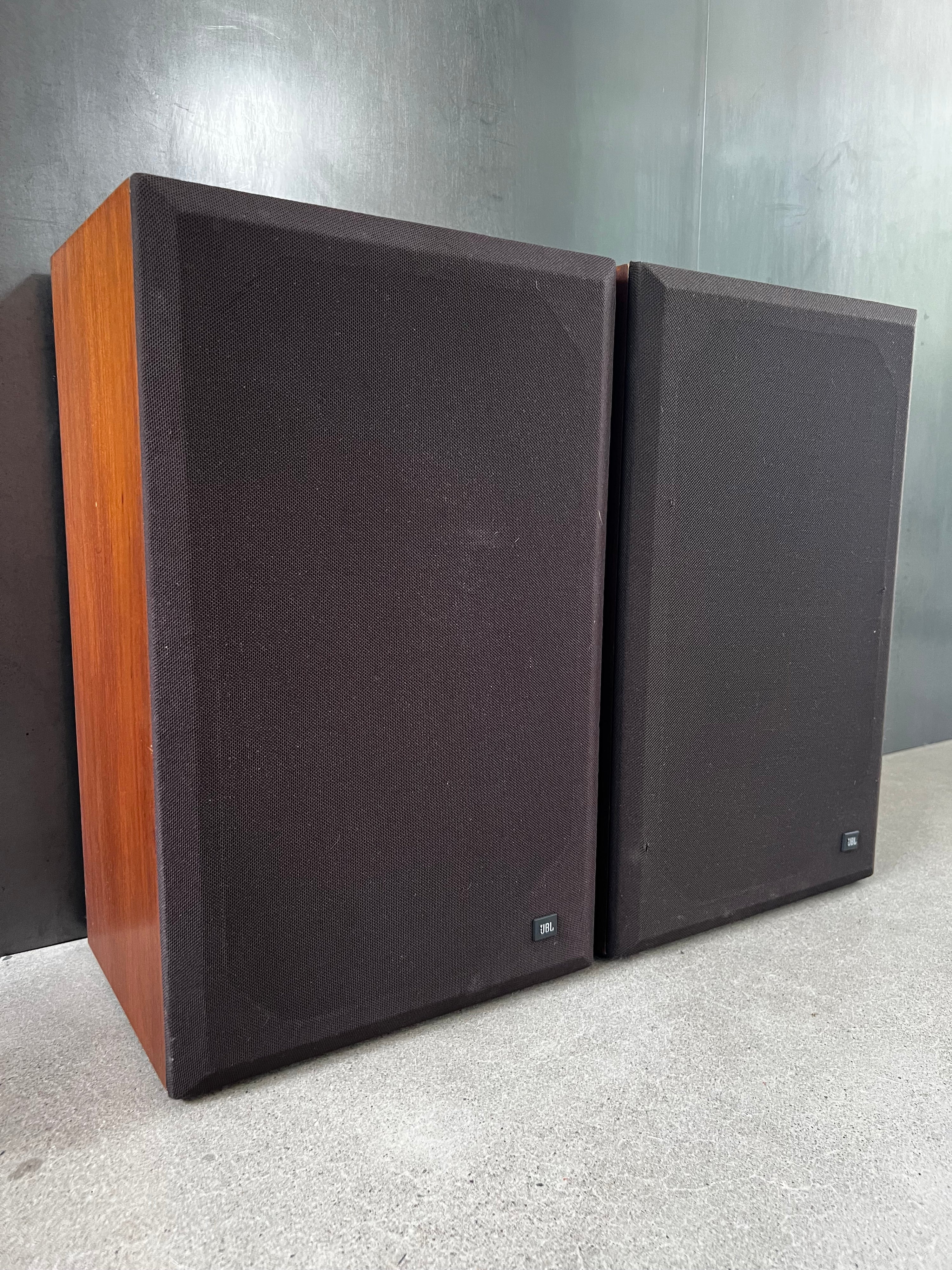 JBL L19 bookshelf speakers