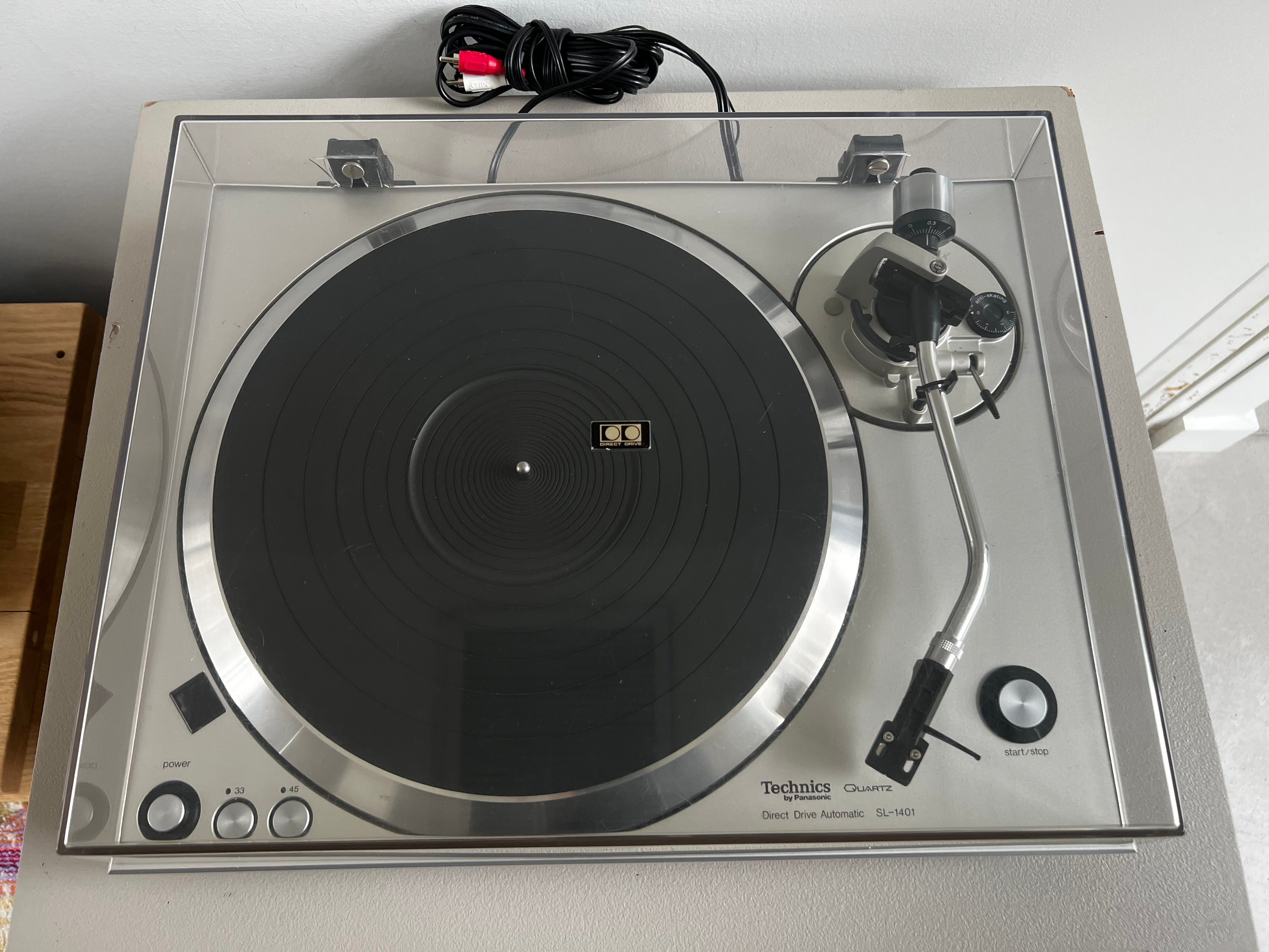 Techinics SL-1401 _Table tournante à entraînement direct