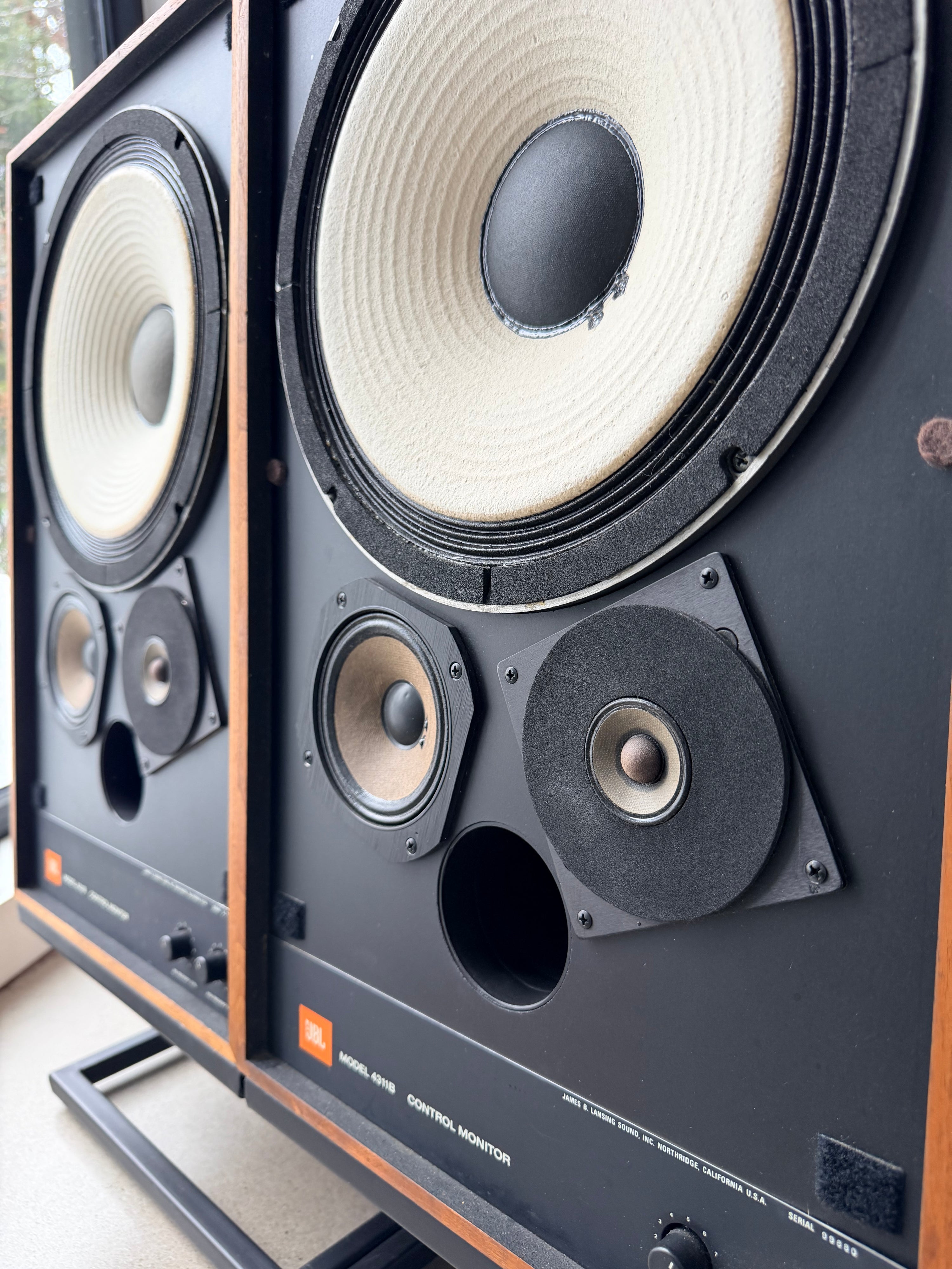 JBL 4311B _Floorstanding speakers