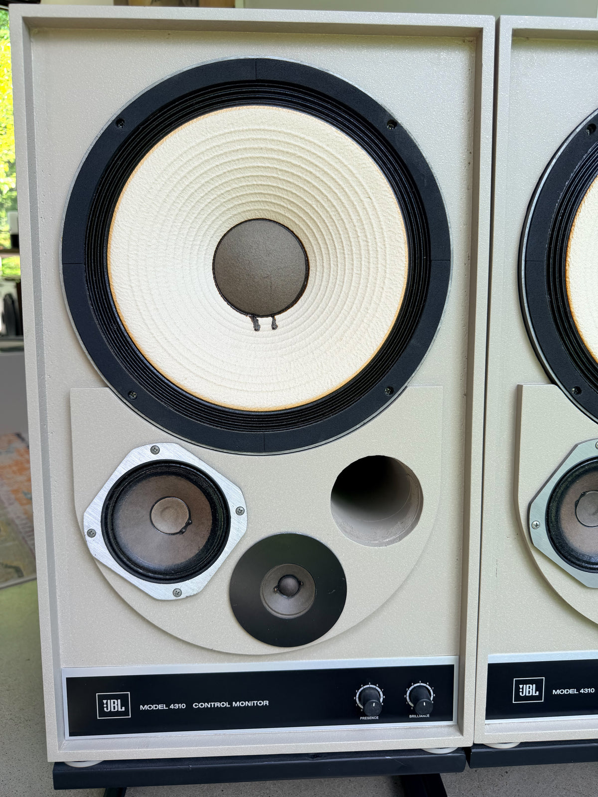 JBL 4310 _Floorstanding speakers