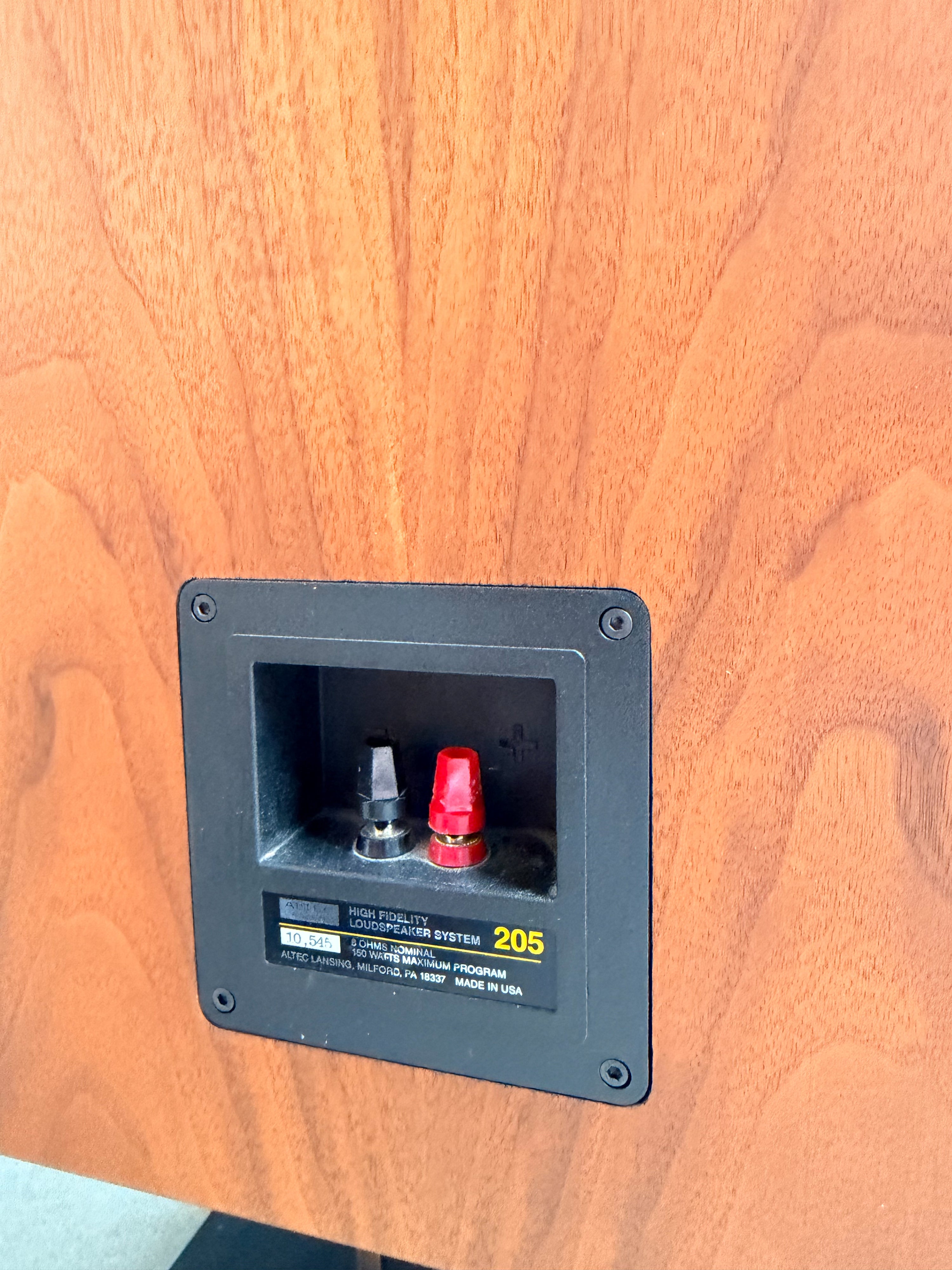 Altec 205 _Floorstanding Speakers