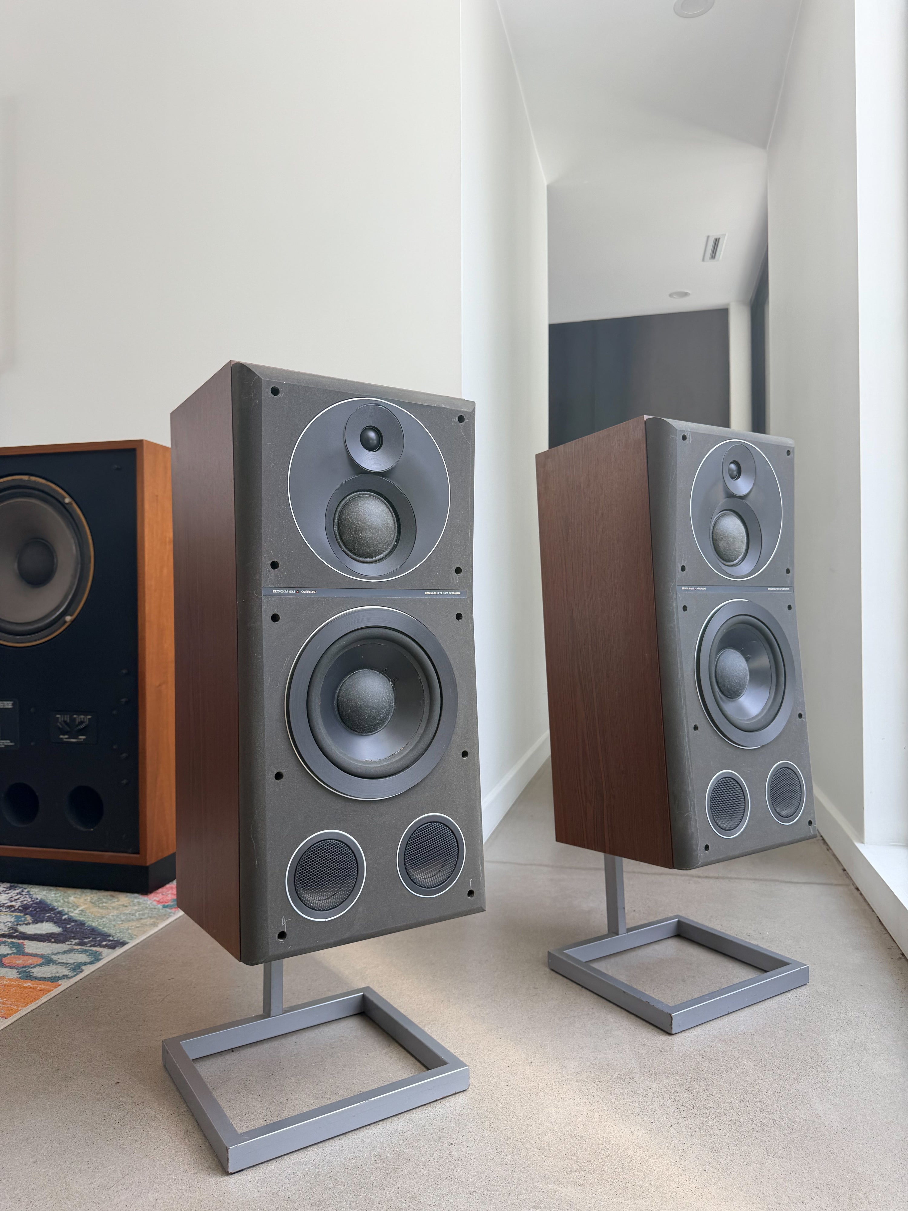 Bang & Olufsen Beovox M150.2 _Floorstanding speakers