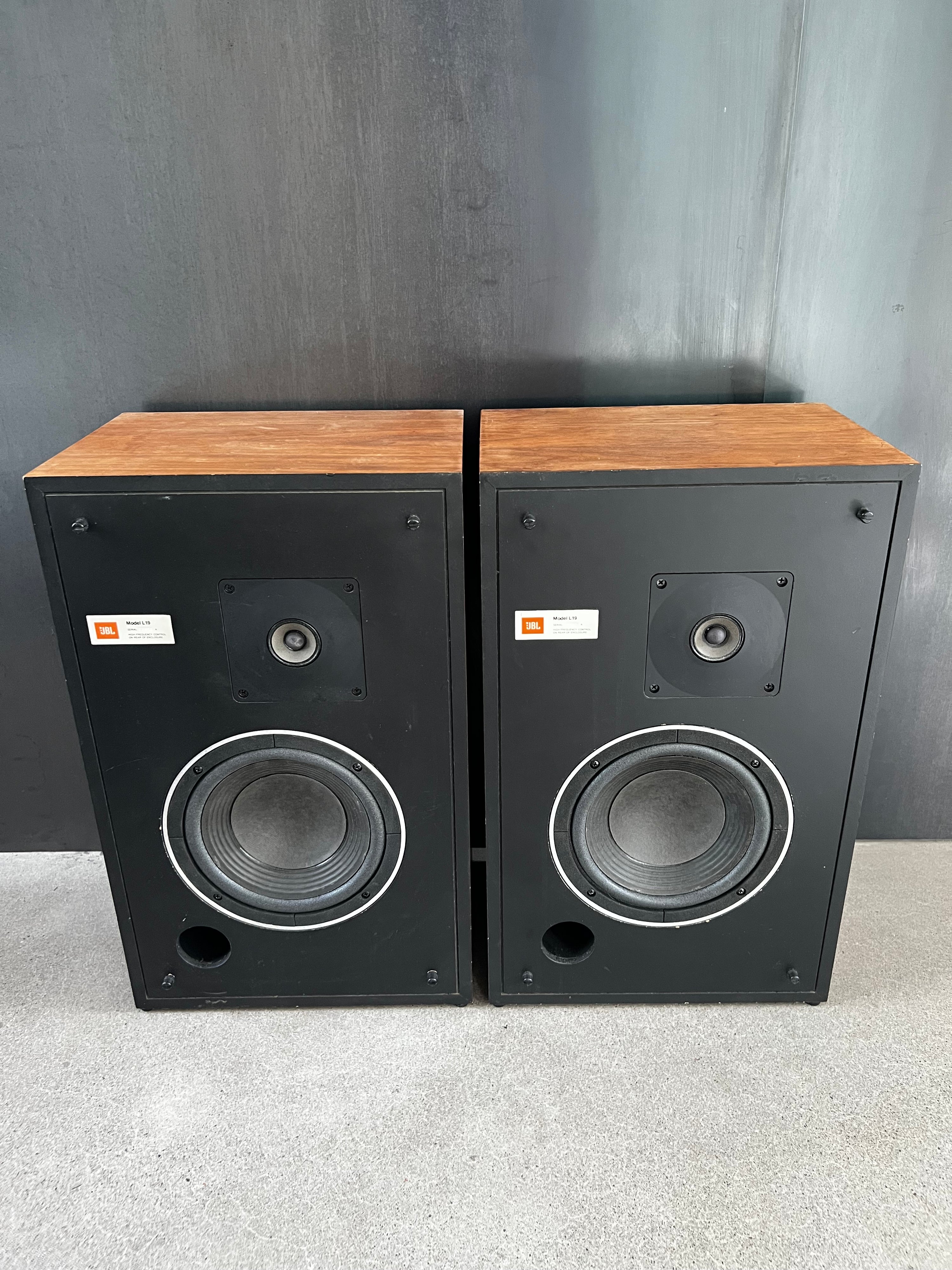 JBL L19 bookshelf speakers