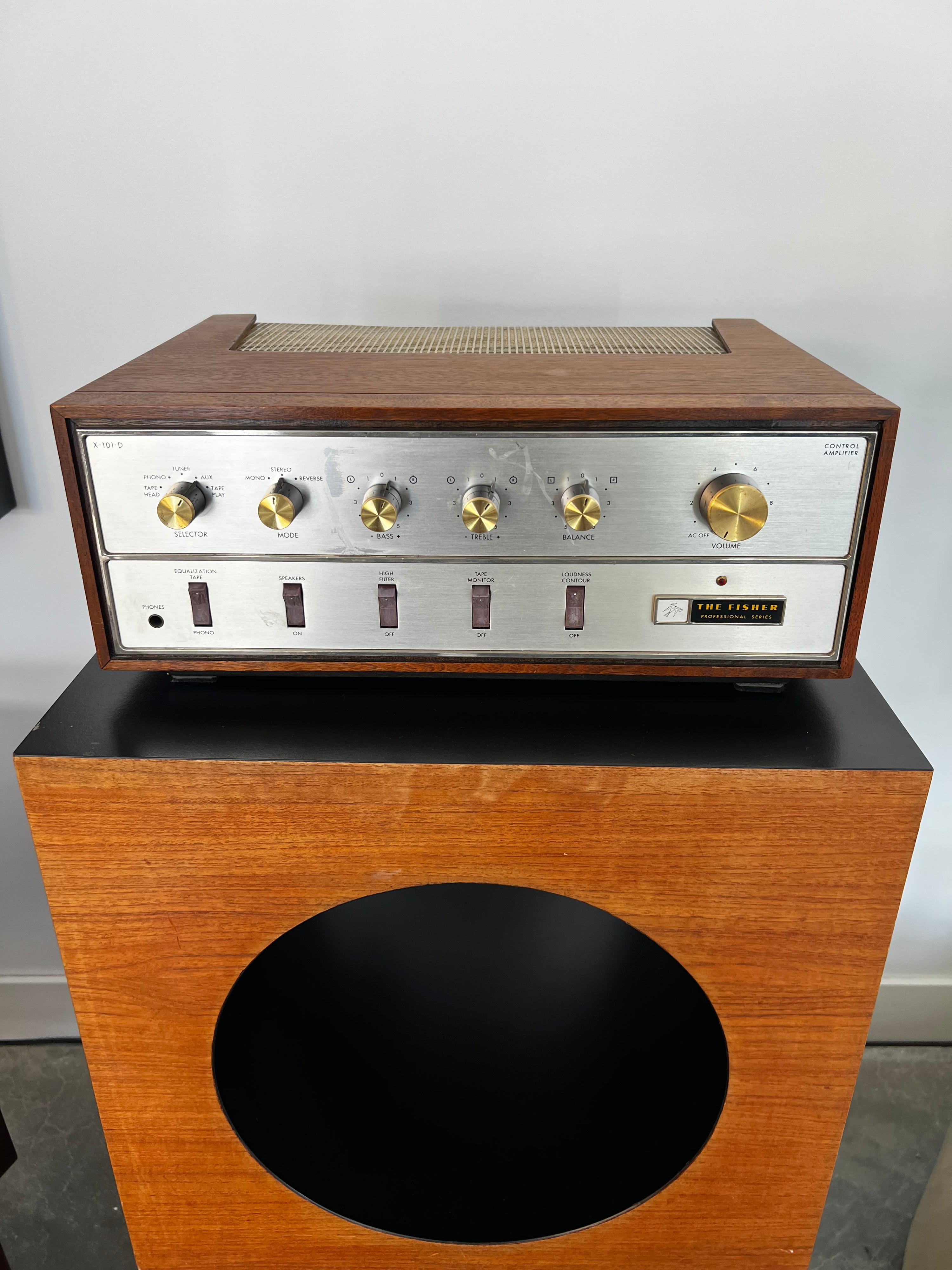 Fisher X-101-D _ Amplificateur intégré (50wpc)