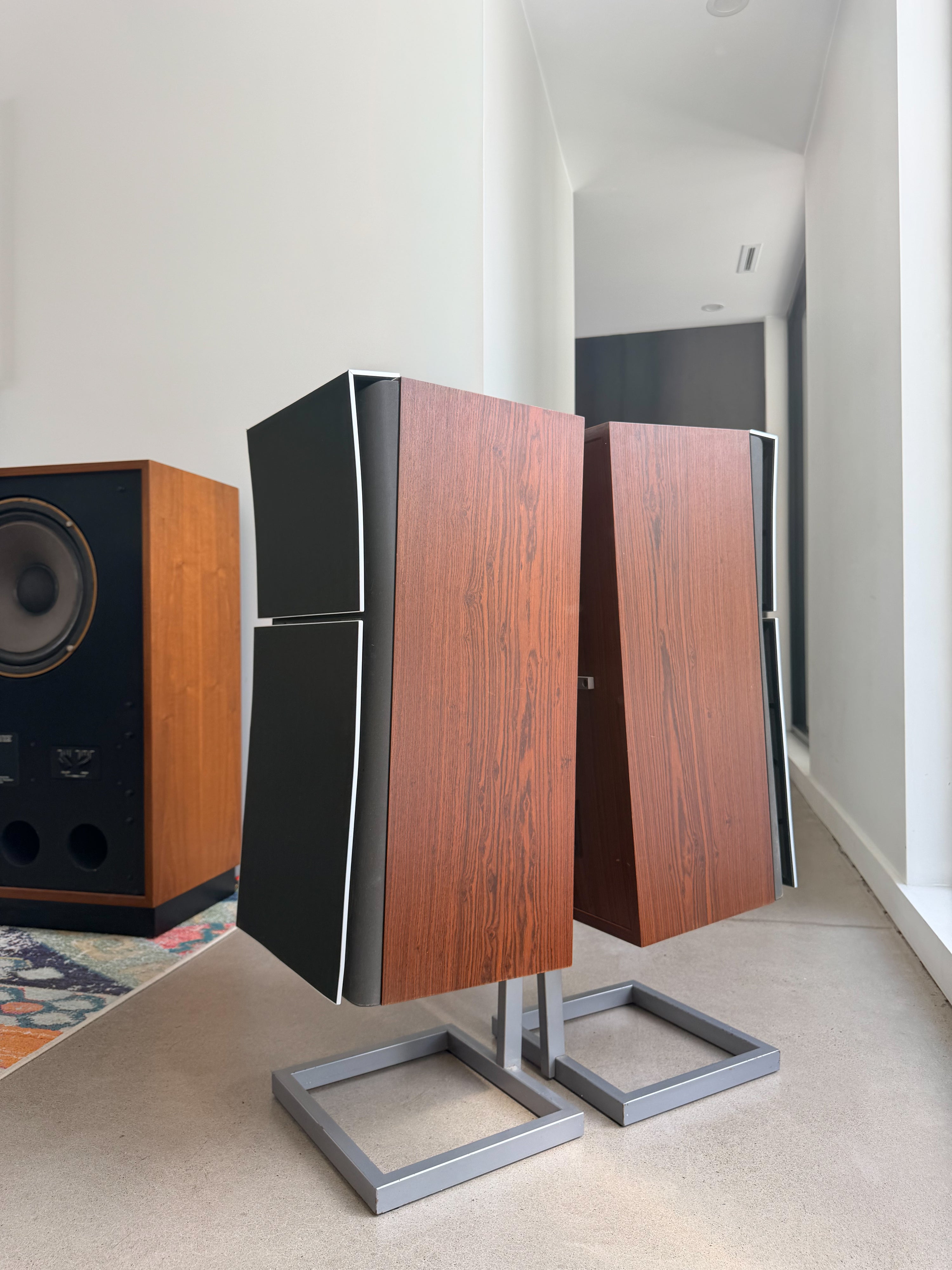 Bang & Olufsen Beovox M150.2 _Floorstanding speakers