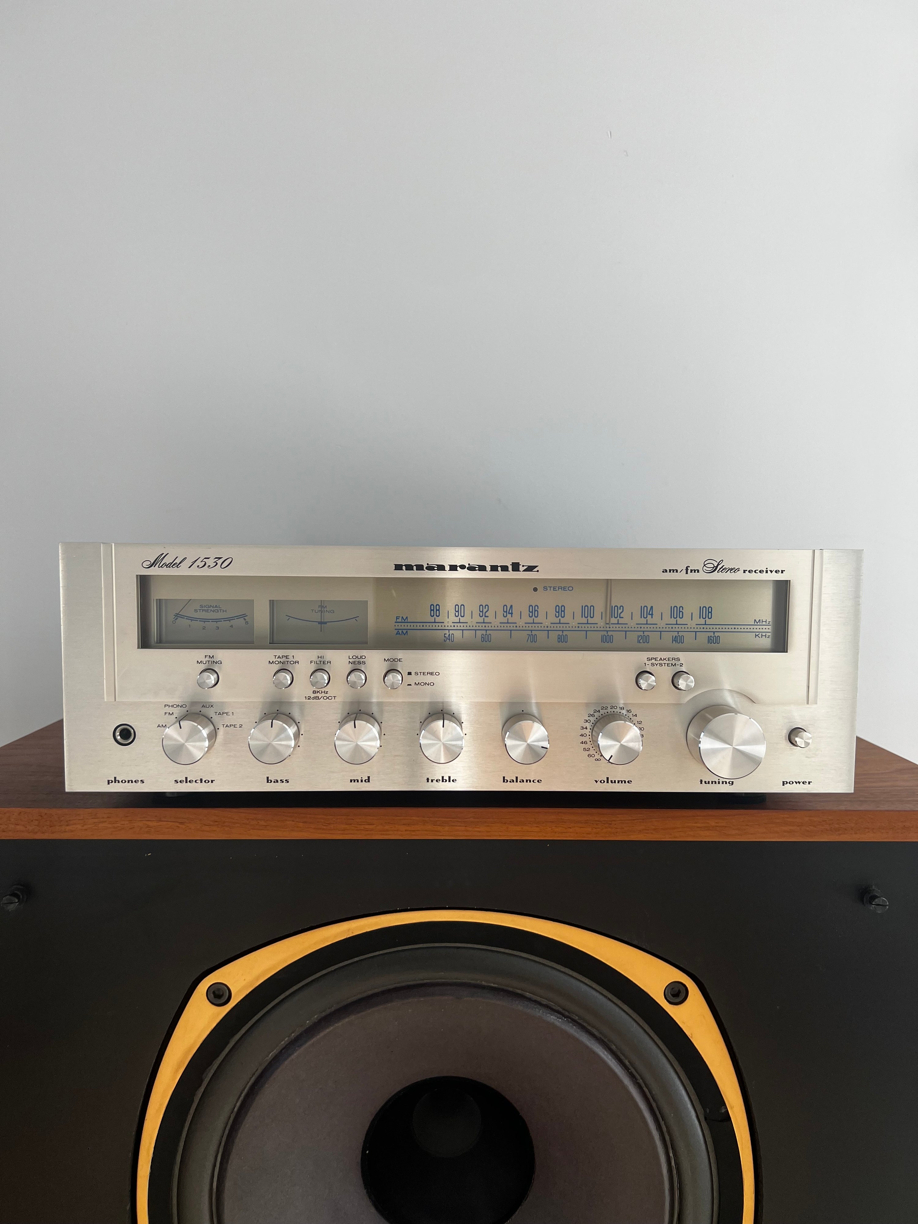 Marantz 1530 _Receiver amplifier
