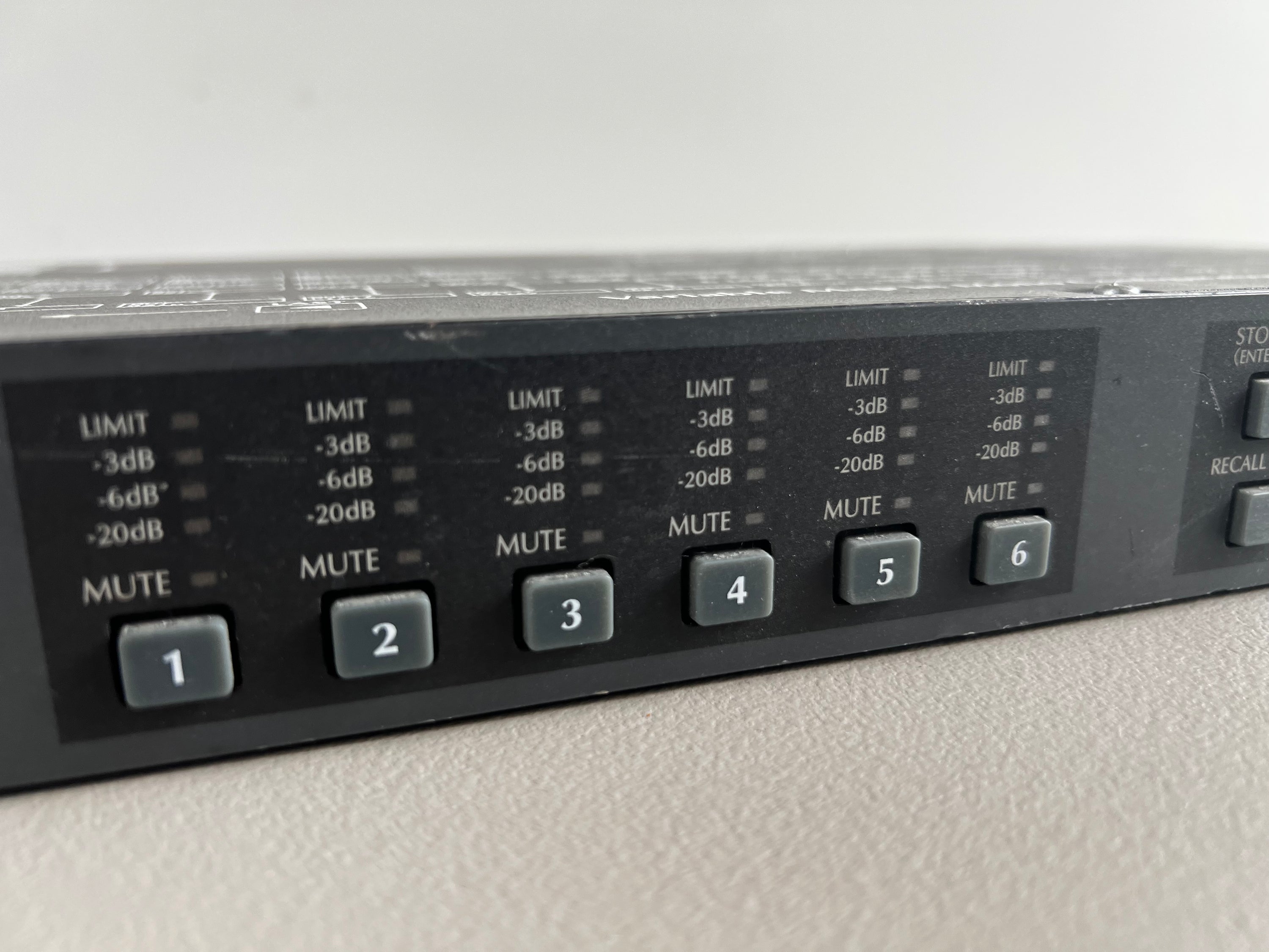 JBL DSC-260 _Processeur digital