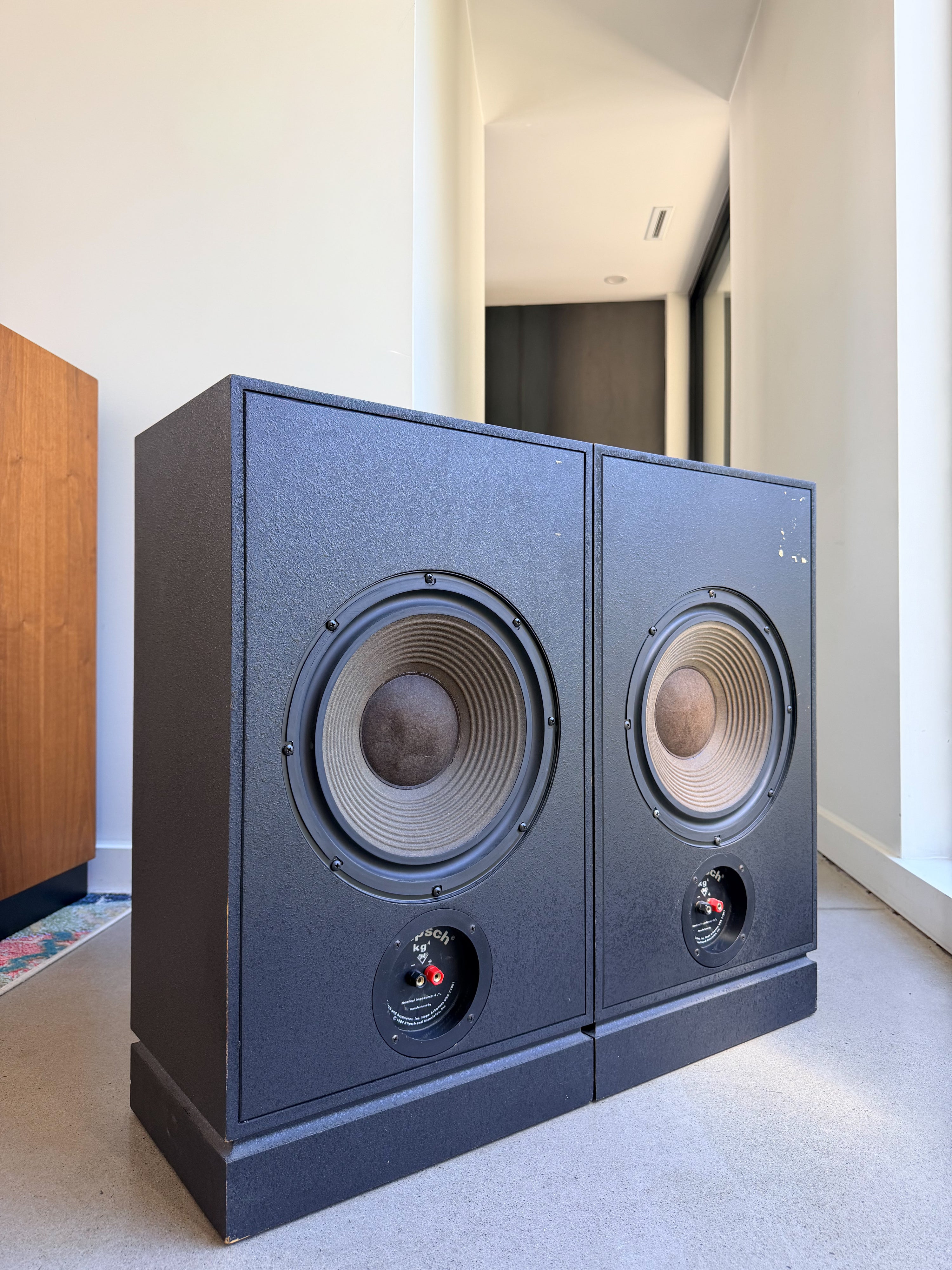 Klipsch KG4 _floorstanding speakers