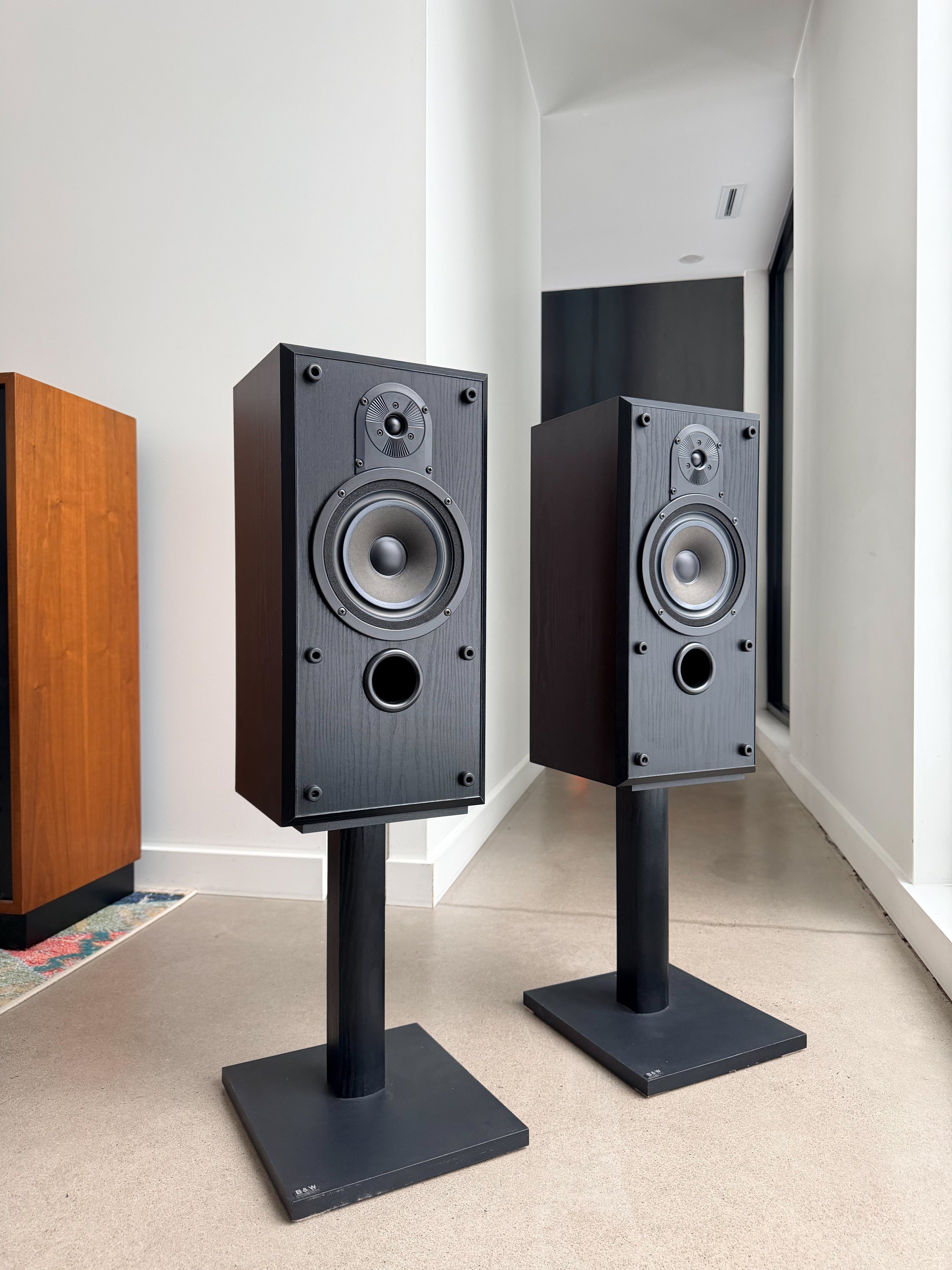 Bowers & Wilkins V202 _Floorstanding speakers
