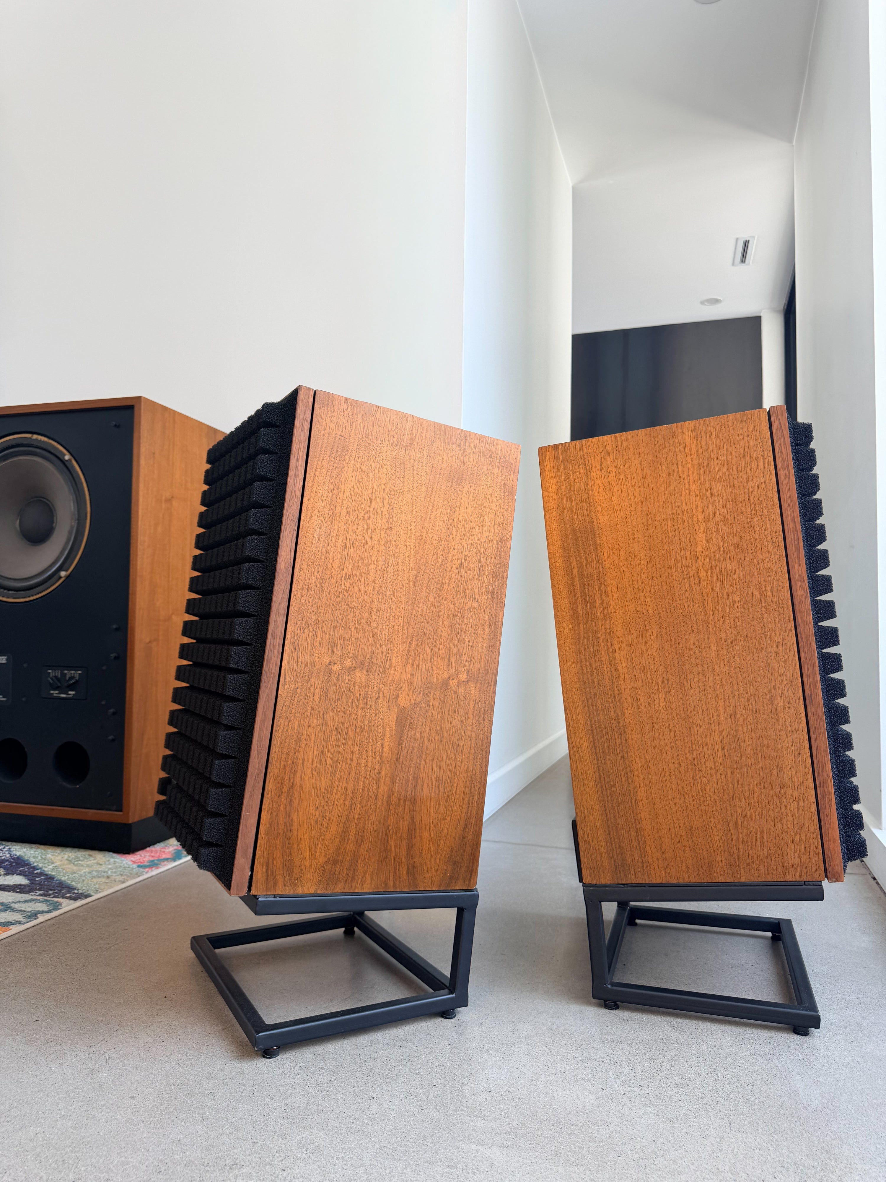 JBL L100 _Floorstanding speakers