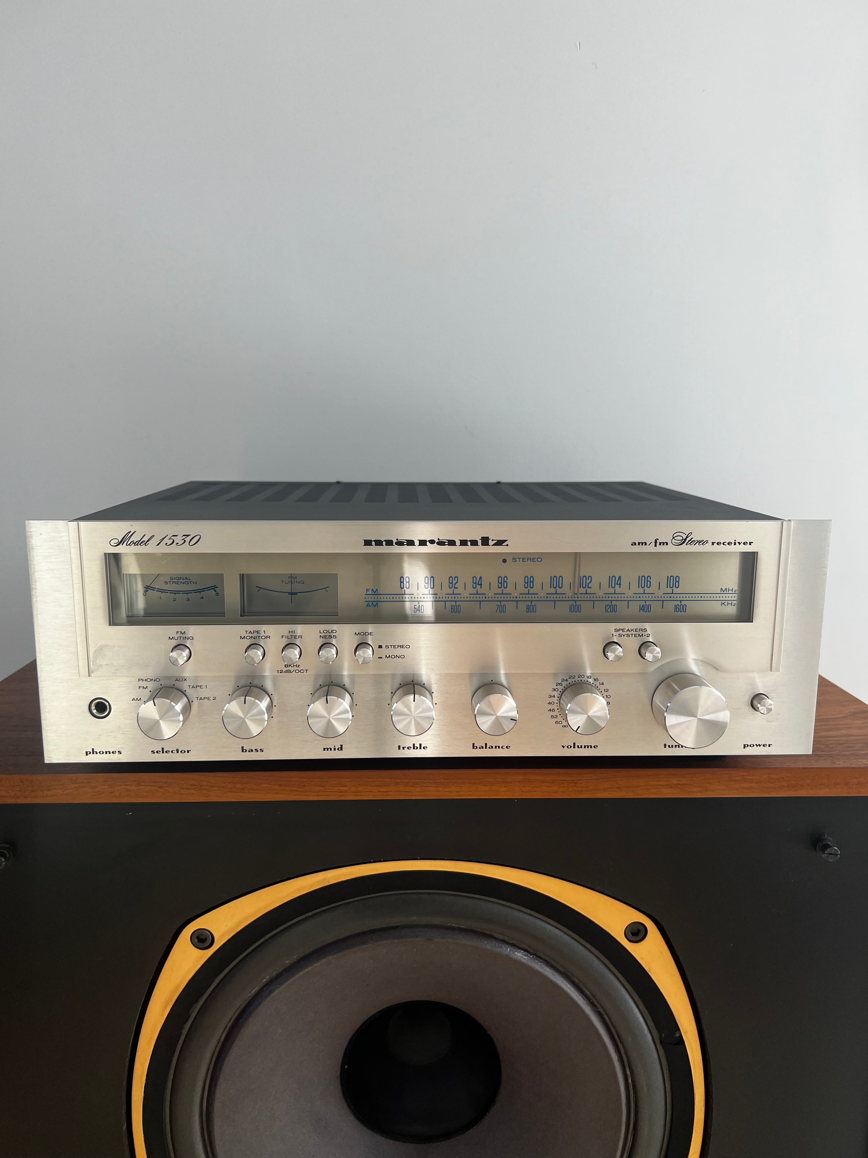 Marantz 1530 _Receiver amplifier
