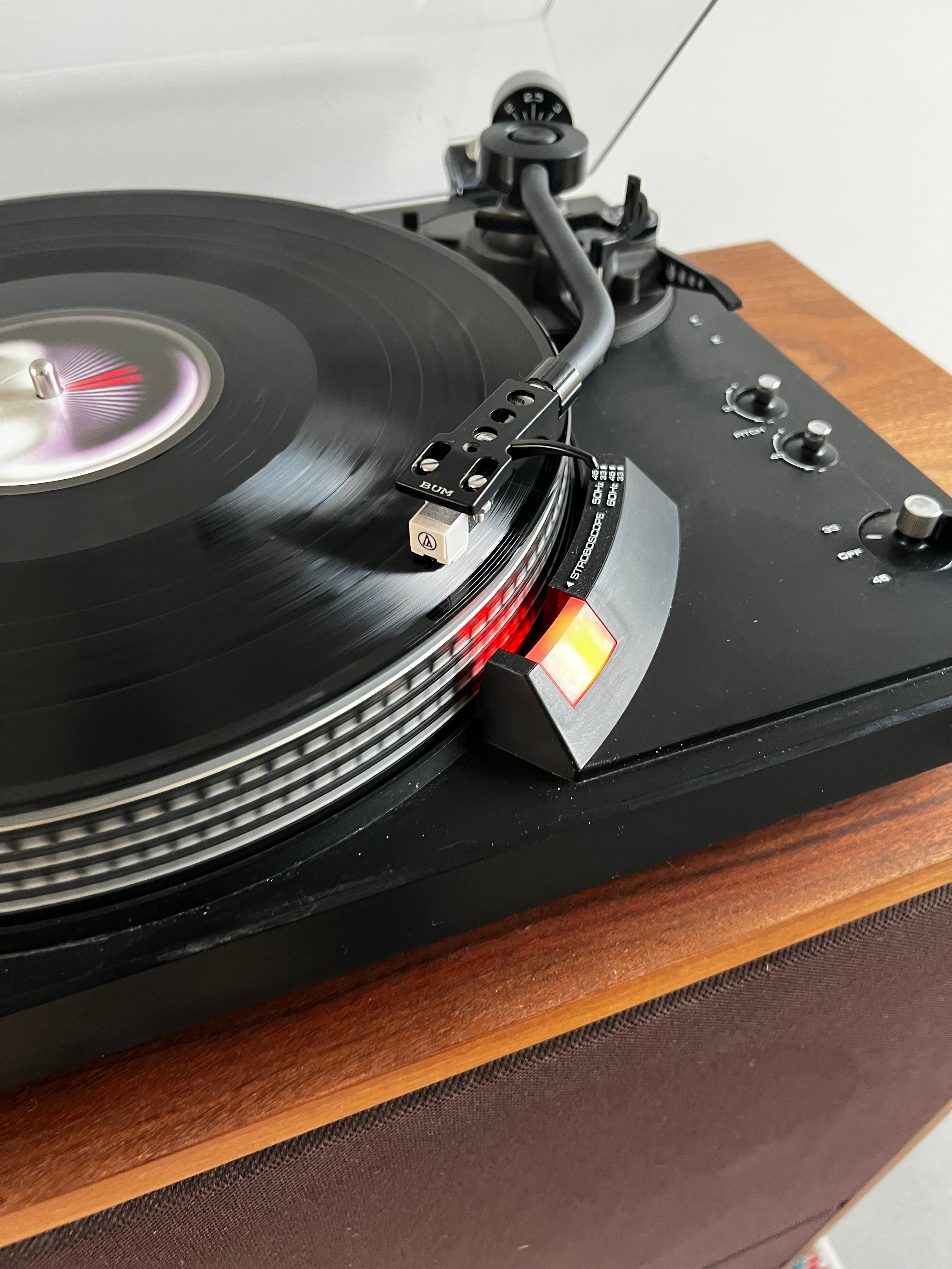 Technics SL-2000 _Table tournante à entraînement direct – image sonore