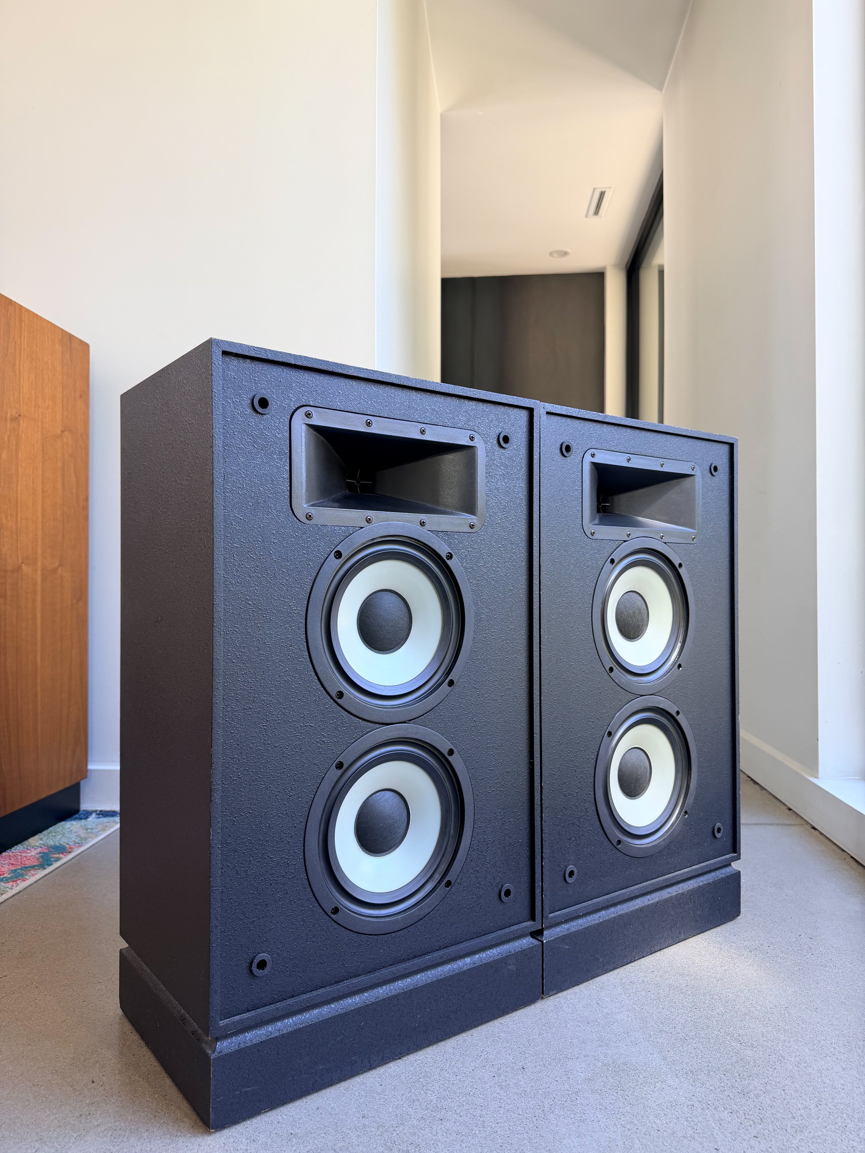 Klipsch KG4 _floorstanding speakers