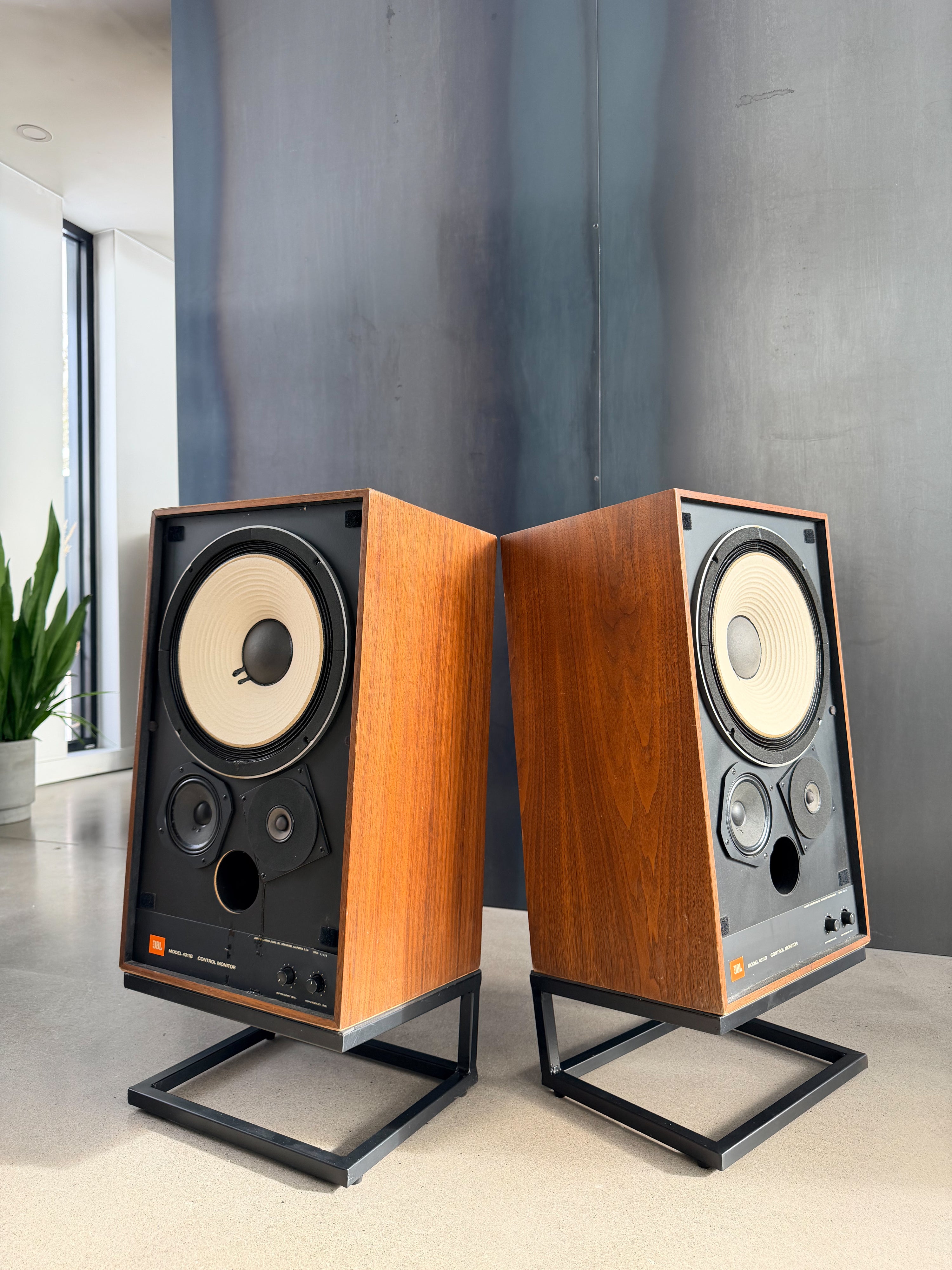 JBL 4311 WX _Floorstanding speakers