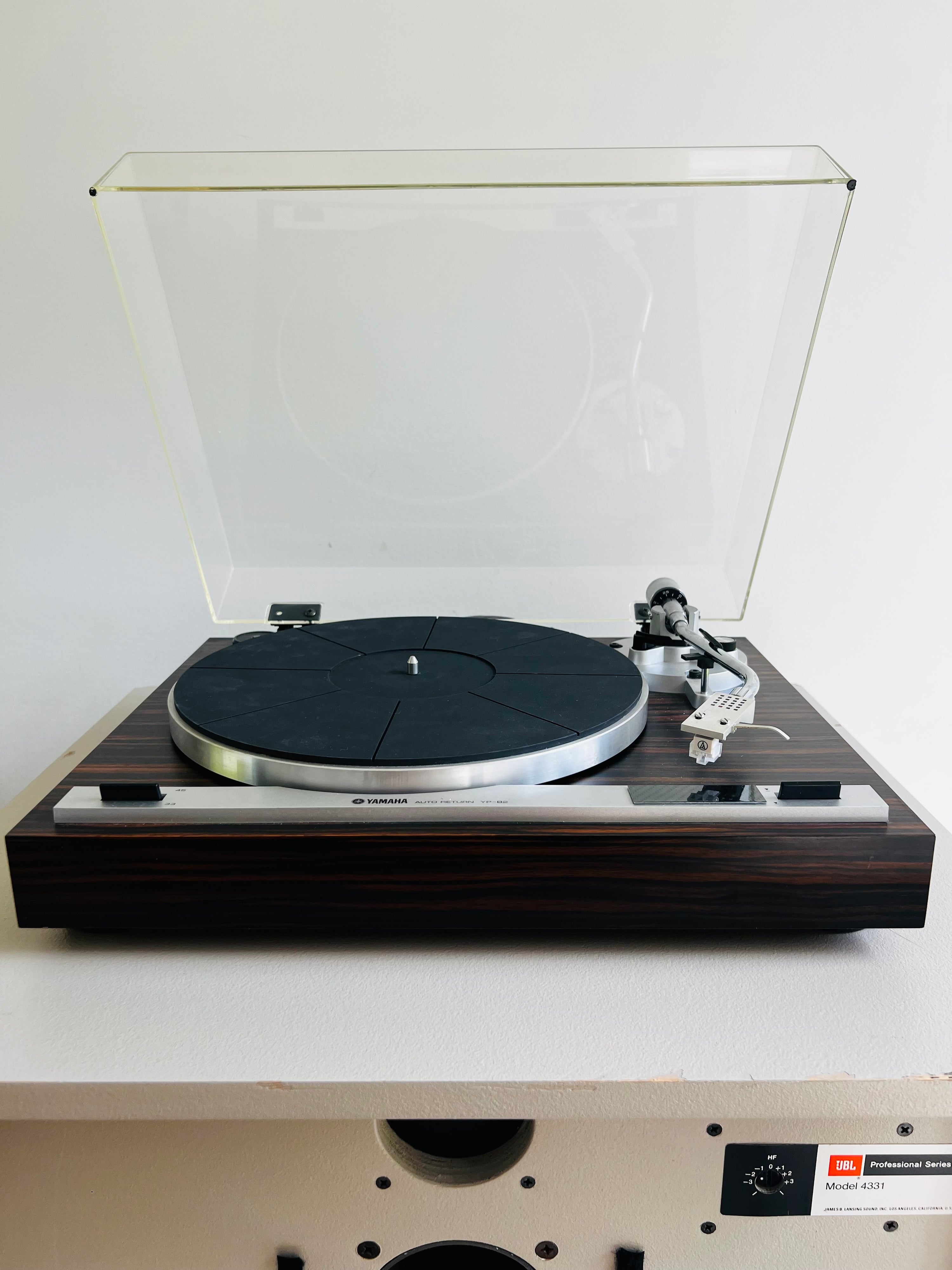 Yamaha YP-B2 _Table tournante à courroie