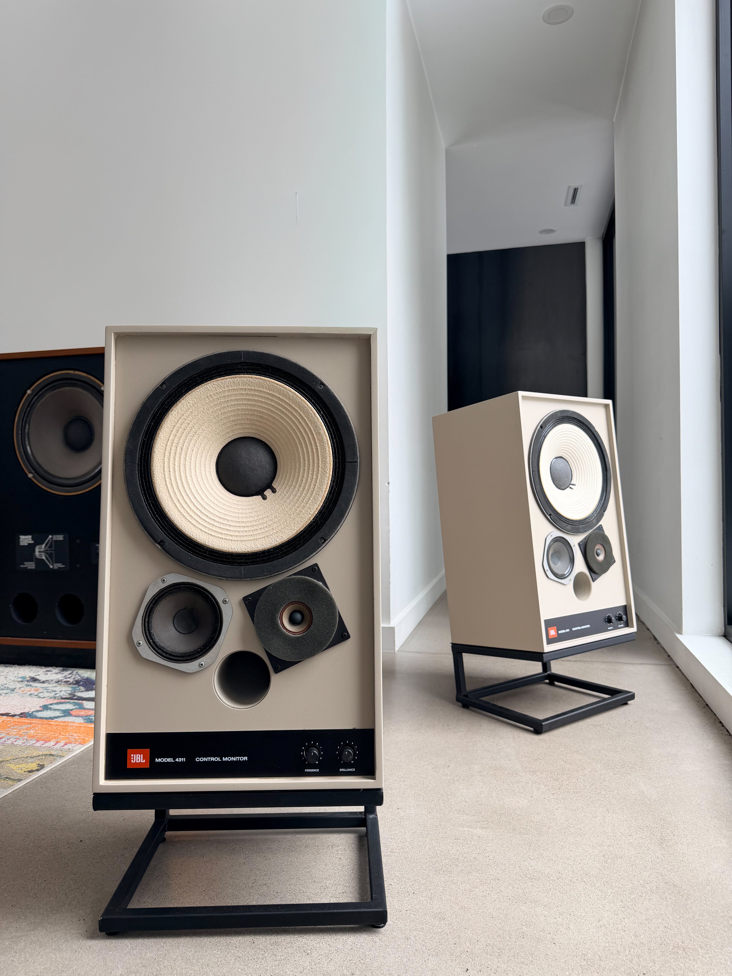 JBL 4311 _Floorstanding speakers