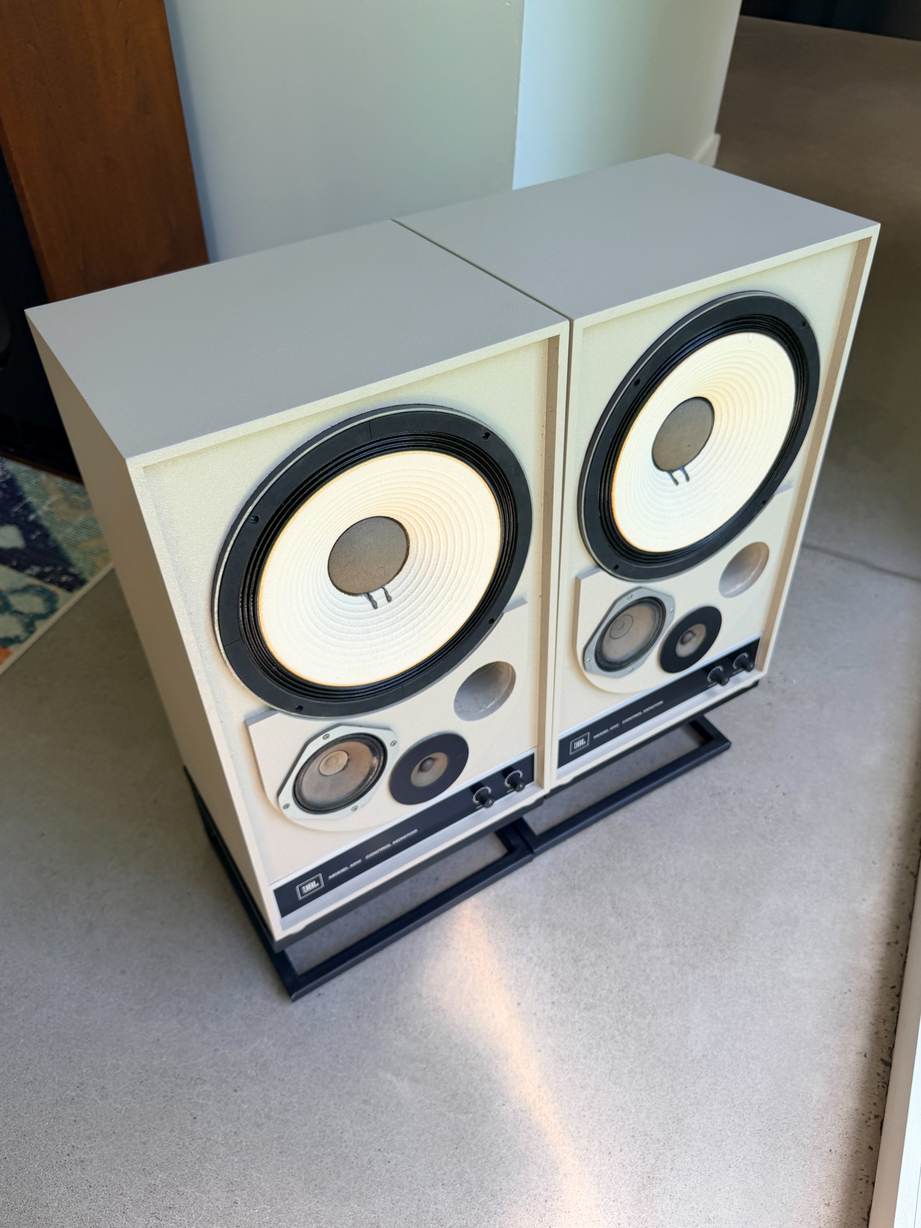 JBL 4310 _Floorstanding speakers