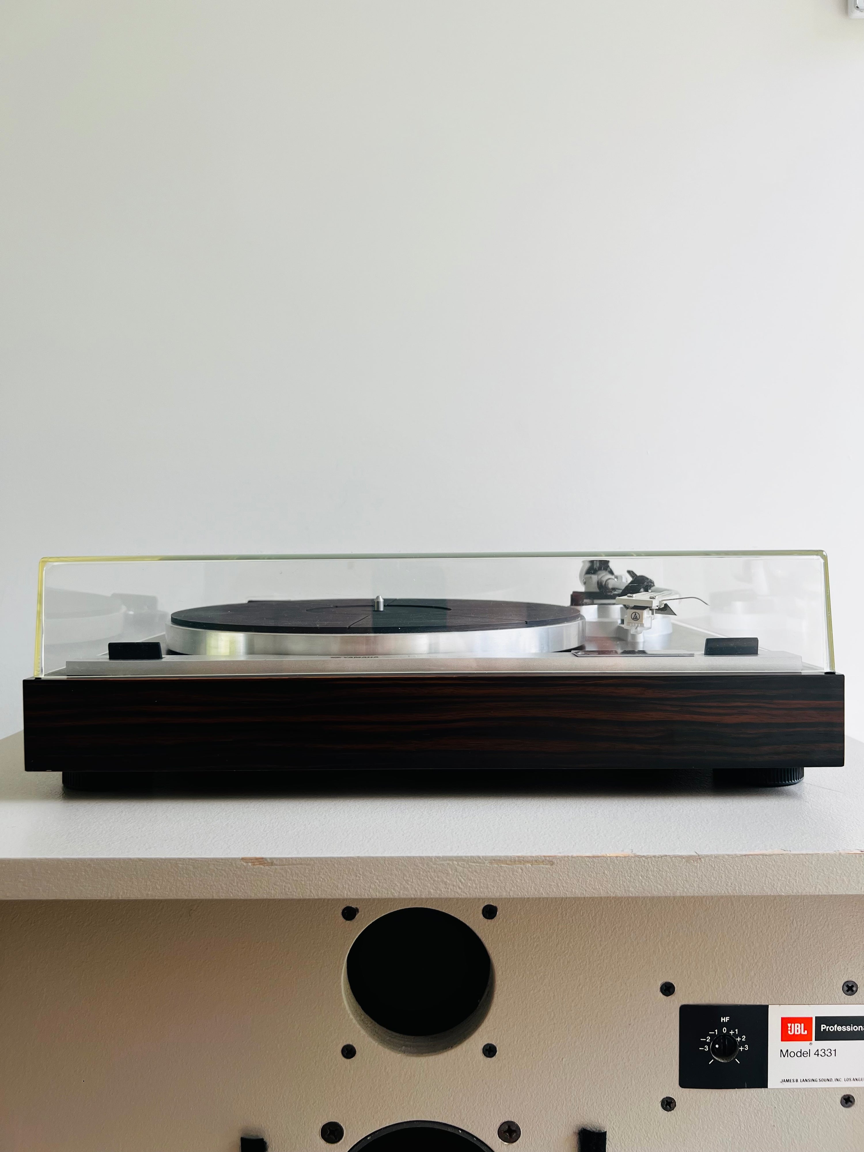 Yamaha YP-B2 _Table tournante à courroie