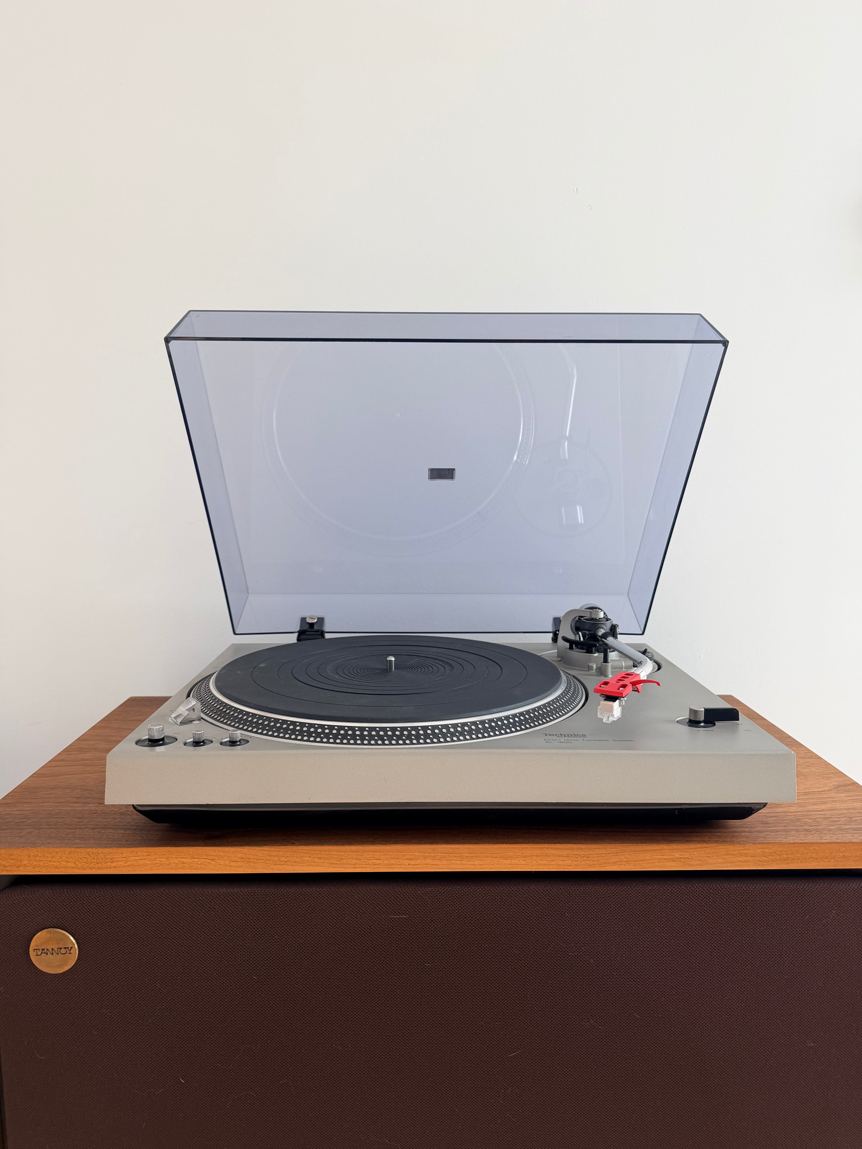 Techinics SL-1800 MK1 _Table tournante à entraînement direct