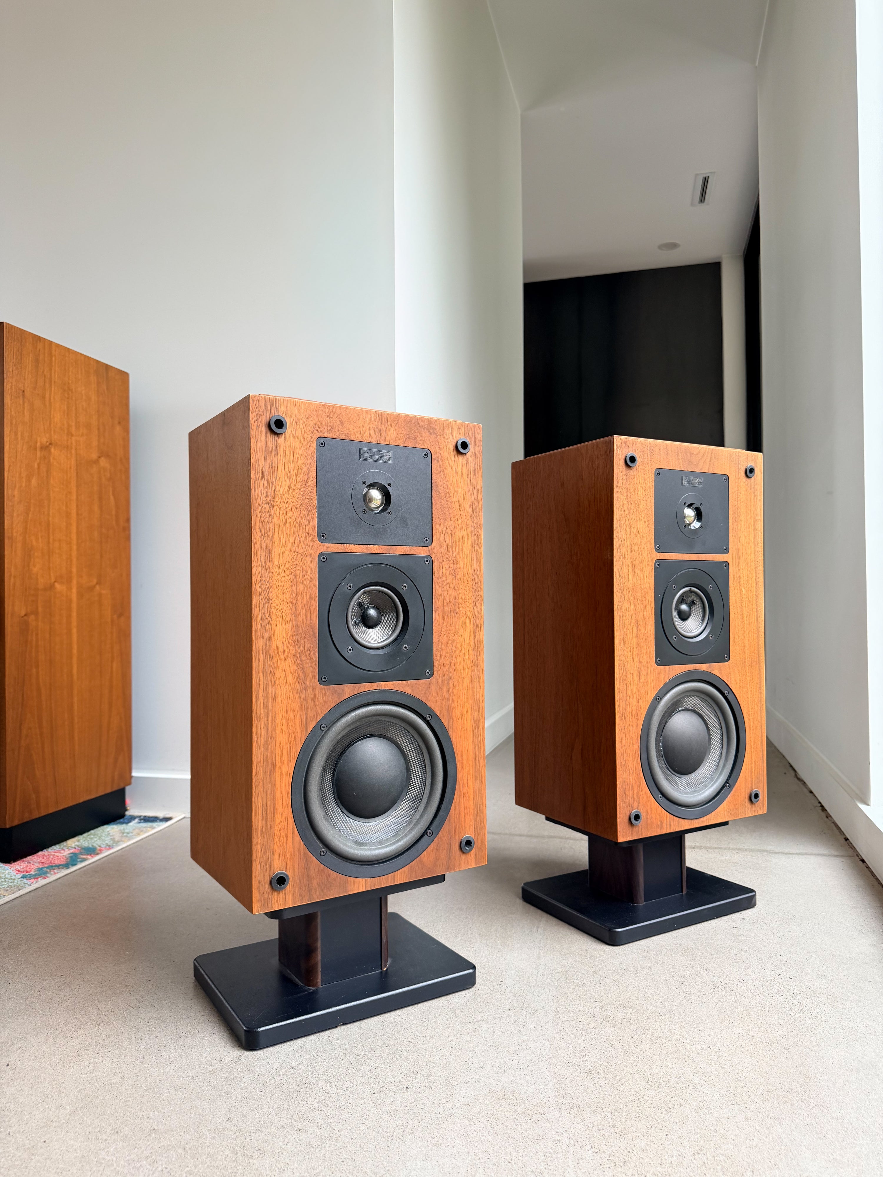 Altec 205 _Floorstanding Speakers