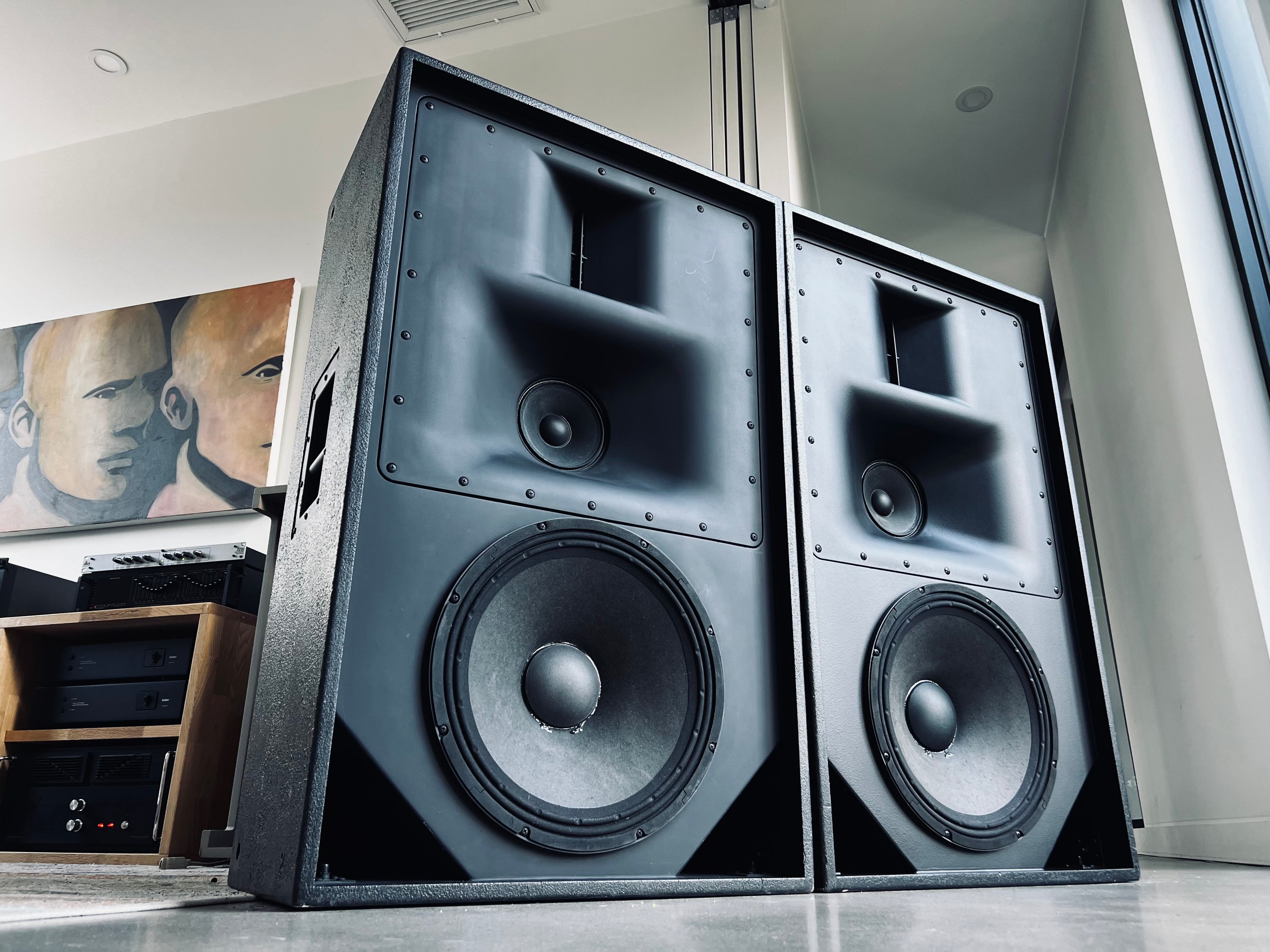 Christie LS1 _Haut-Parleurs de plancher