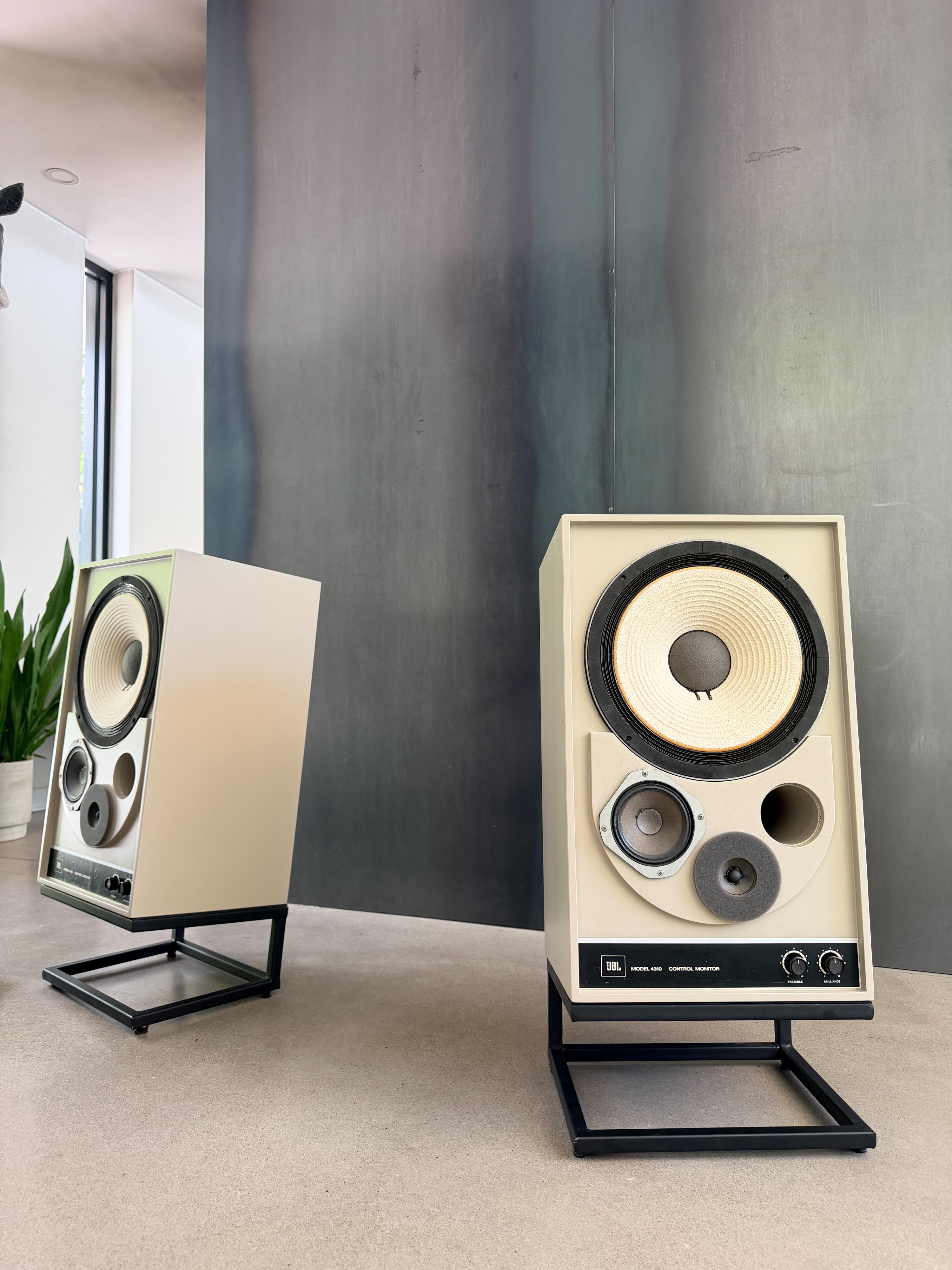 JBL 4310 _Floorstanding speakers