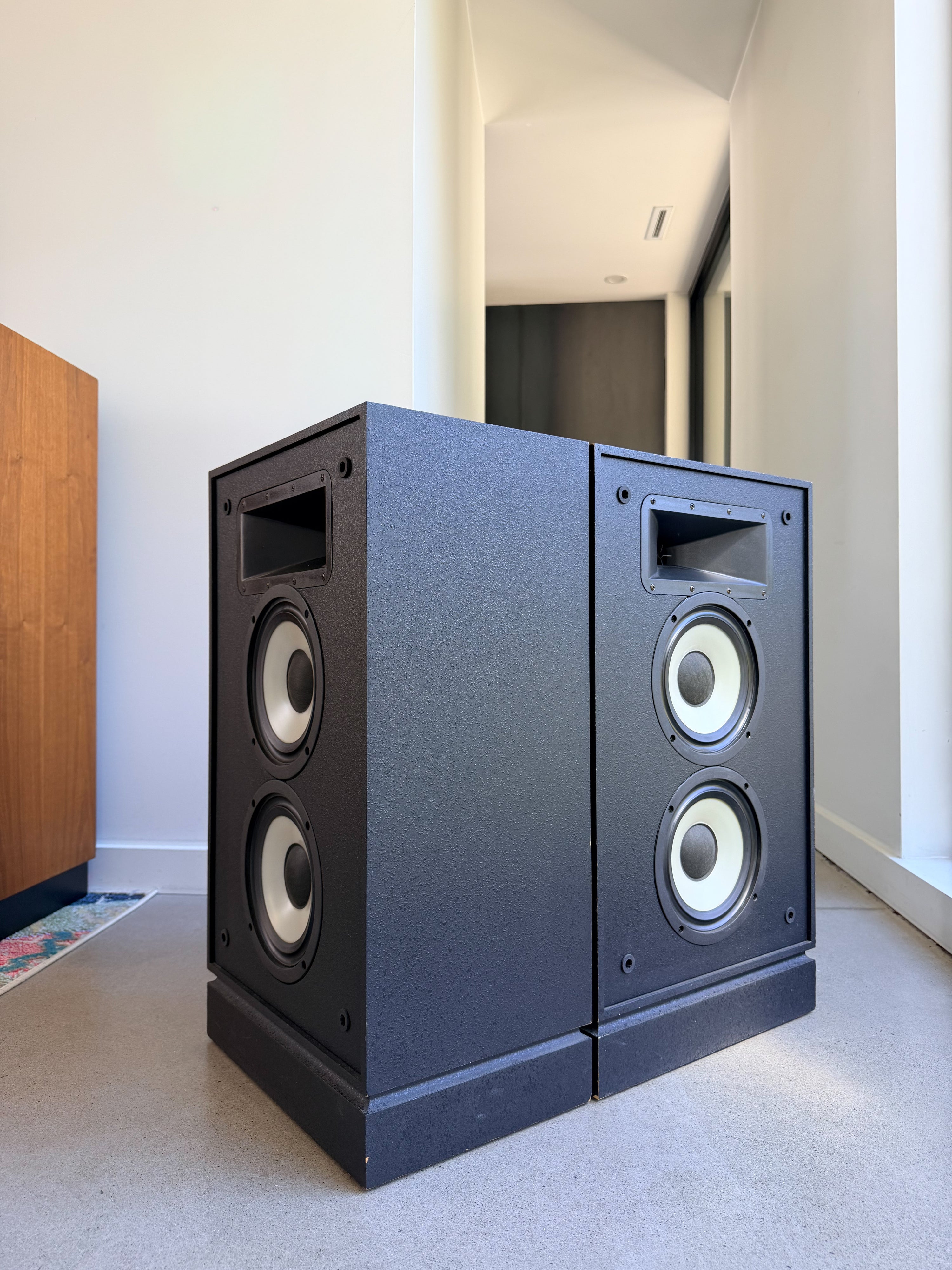 Klipsch KG4 _floorstanding speakers