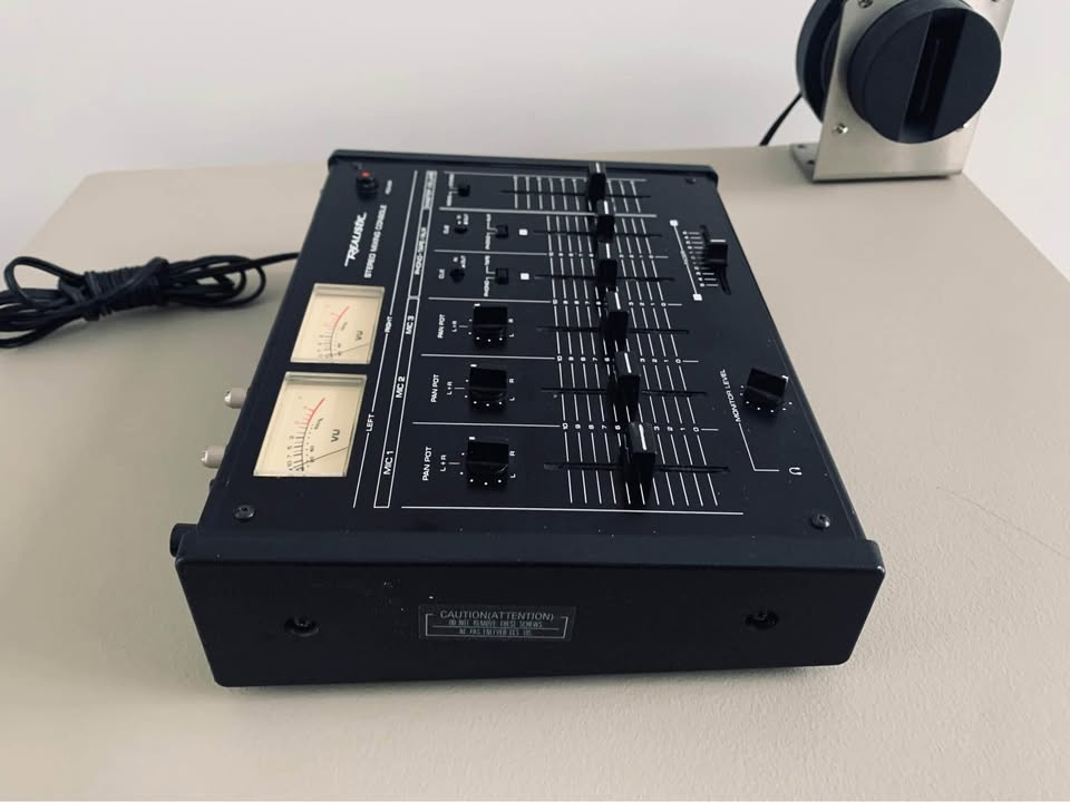 Realistics 32-1200c  _mixeur