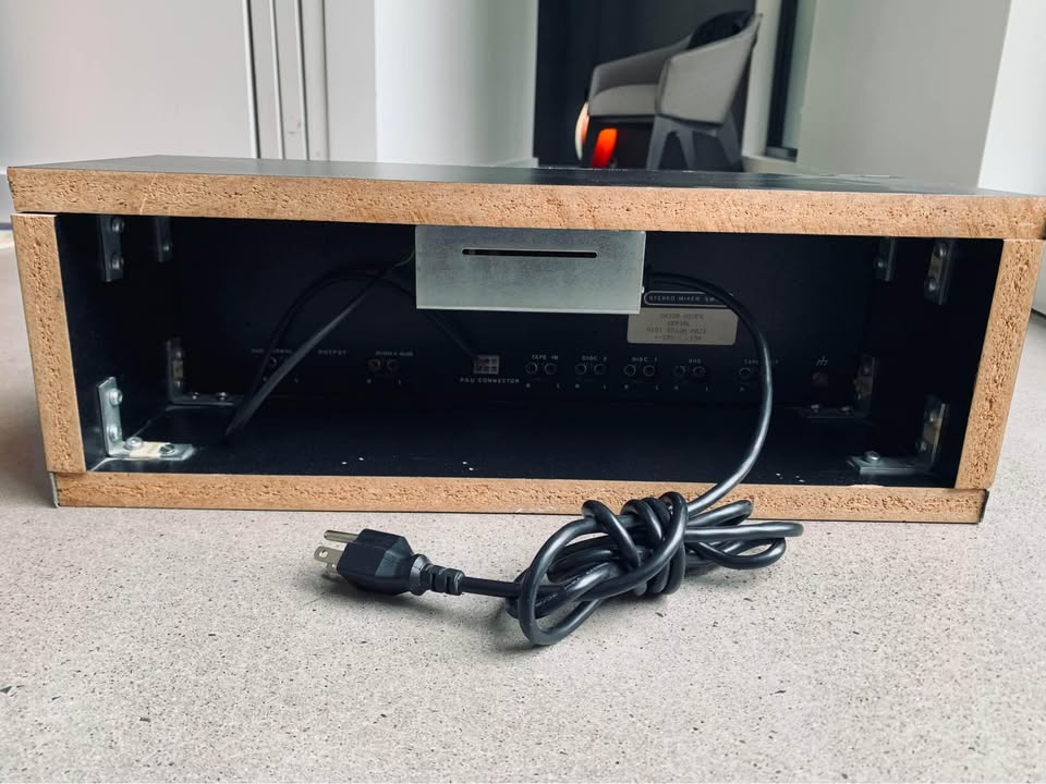 Citronic SM-330 _mixeur DJ