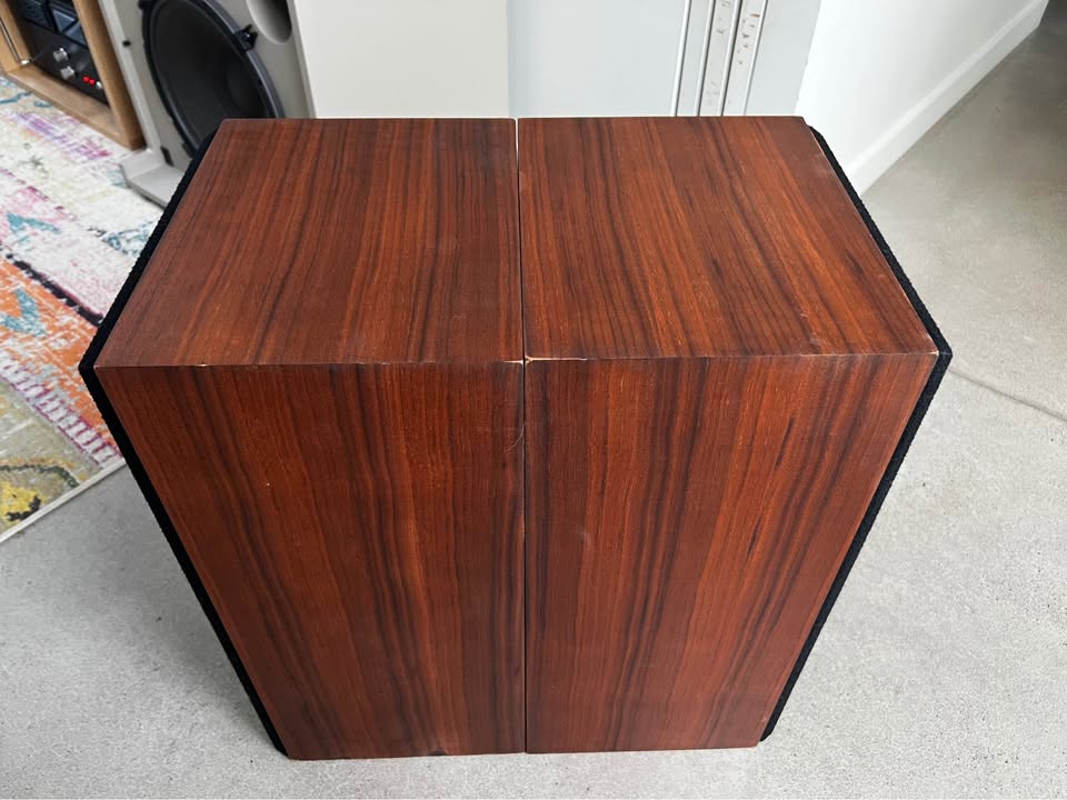 Yamaha NS-670 bookshelf speakers