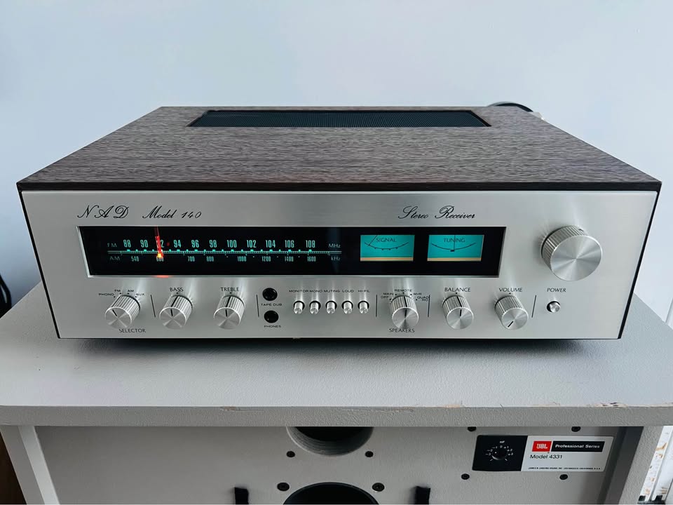 NAD 140  _Amplificateur intégré