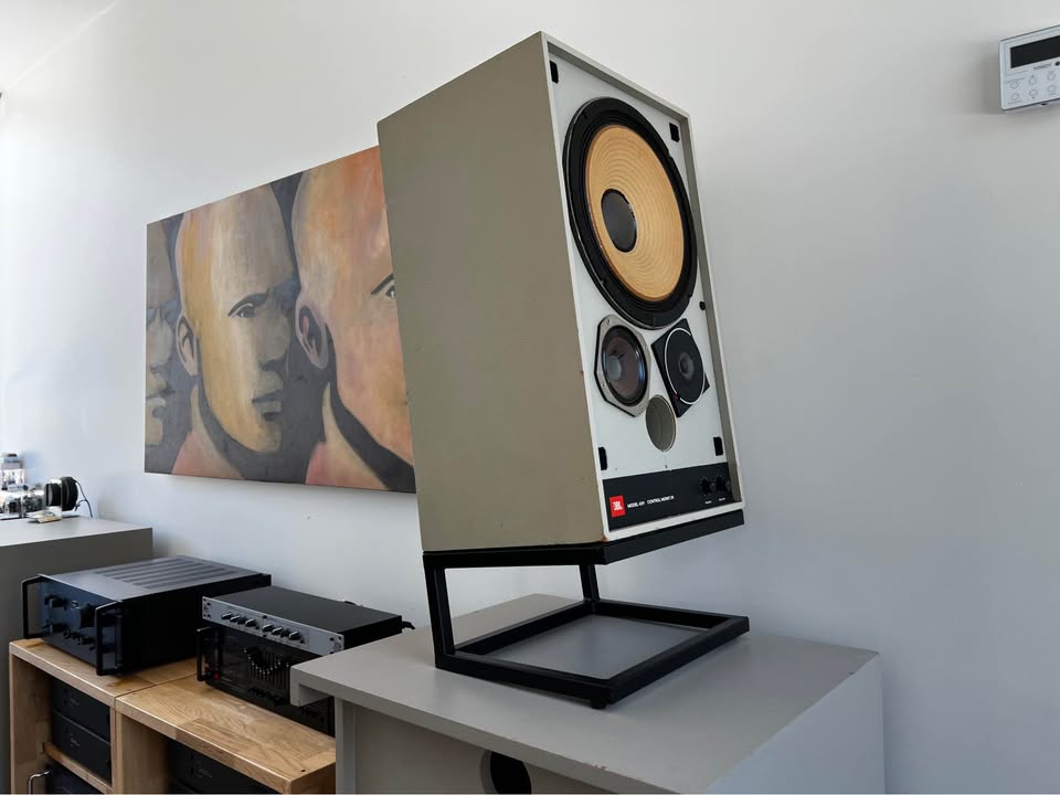 Paire de supports d’acier pour haut-parleurs